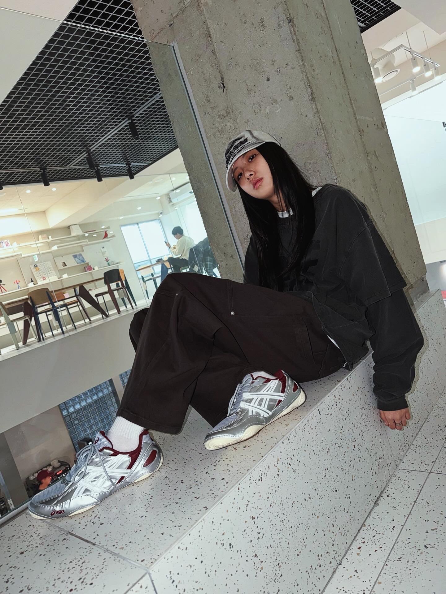 Asics Hypersync Piedmont Grey Pure Silver 착용 스타일 - 1