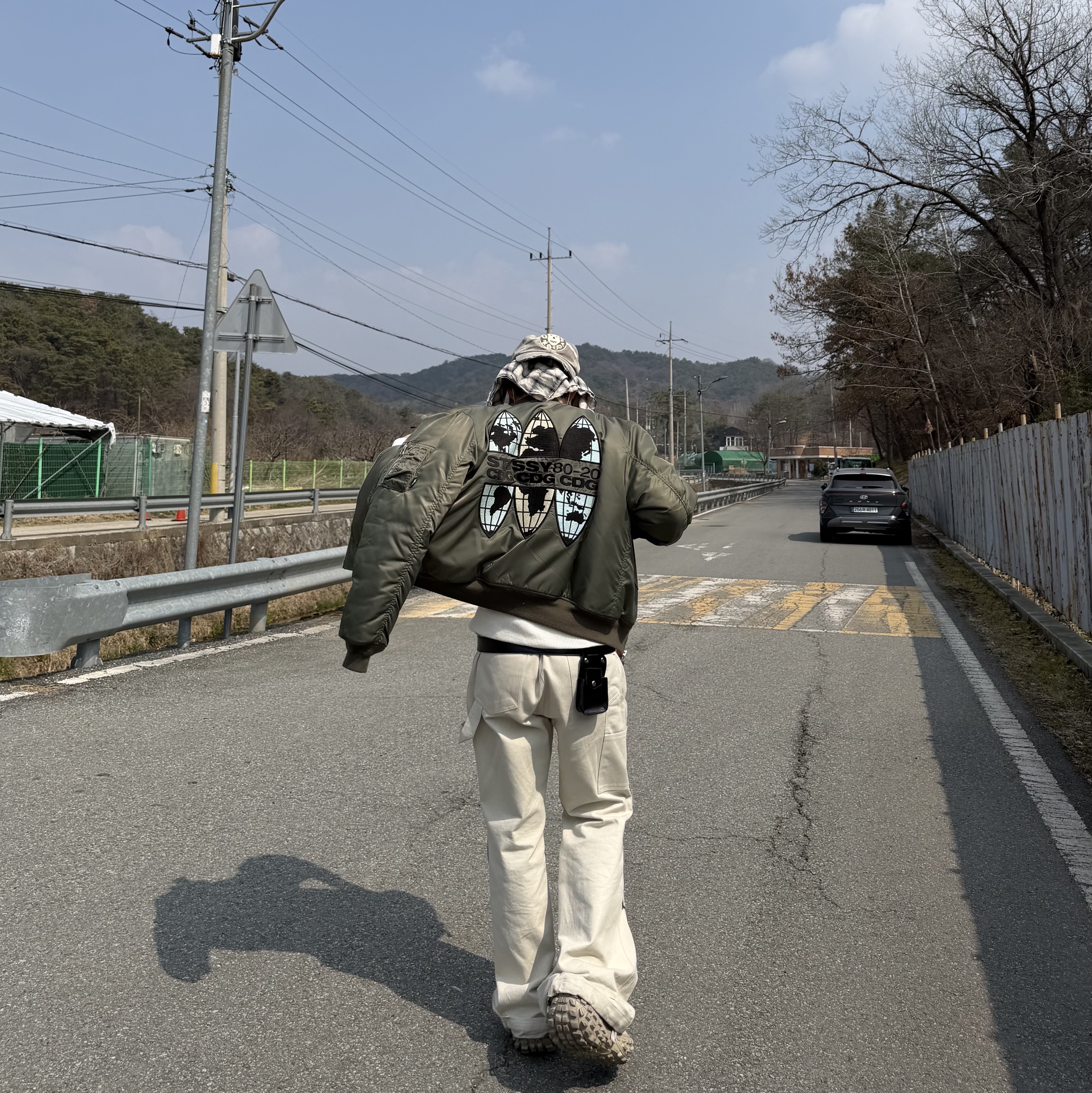 Stussy x CDG MA-1 Jacket Olive, Supreme Hanes Bones Thermal Crew Natural (1 Pack) 착용 스타일 - 2
