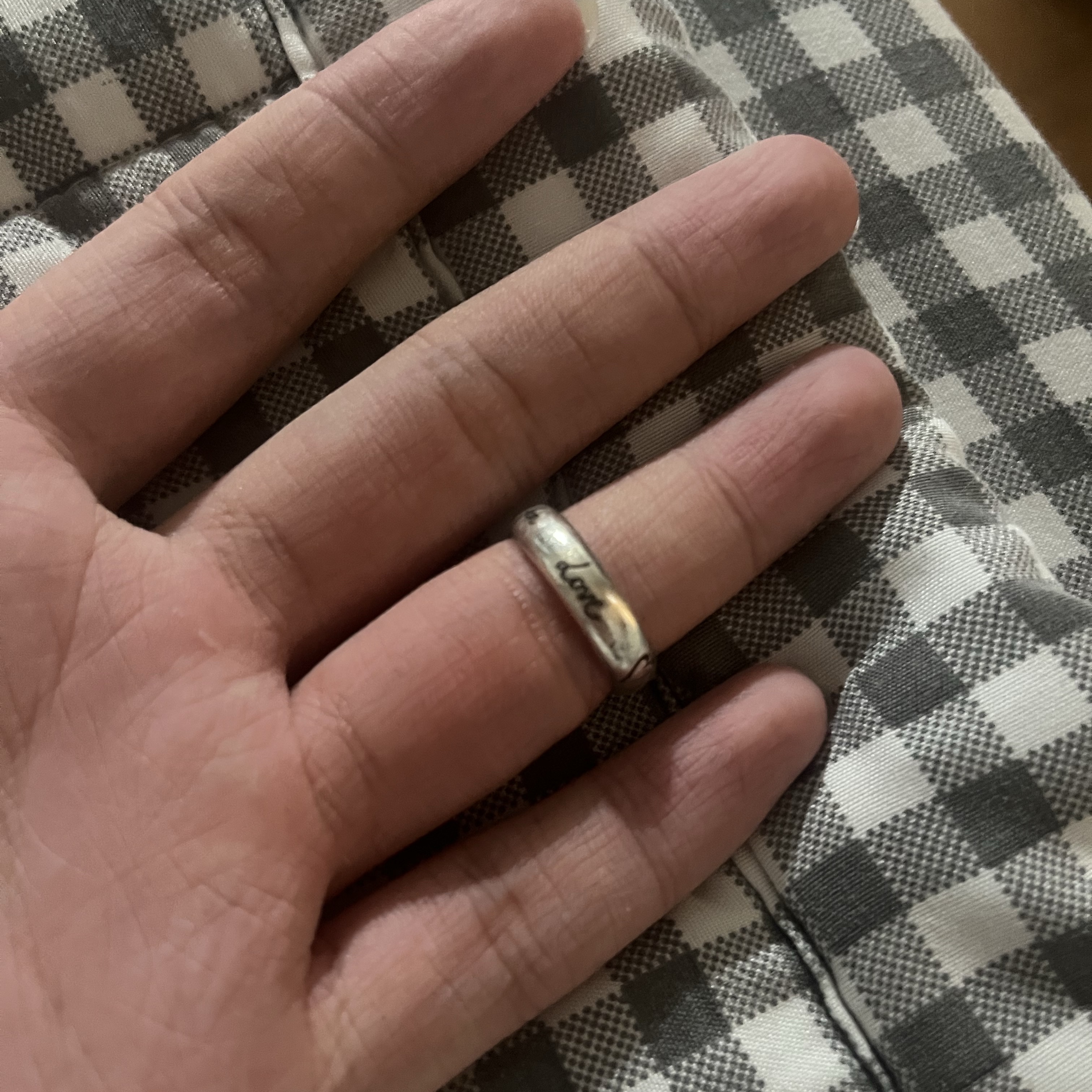 Gucci Blind For Love Ring Silver 착용 스타일