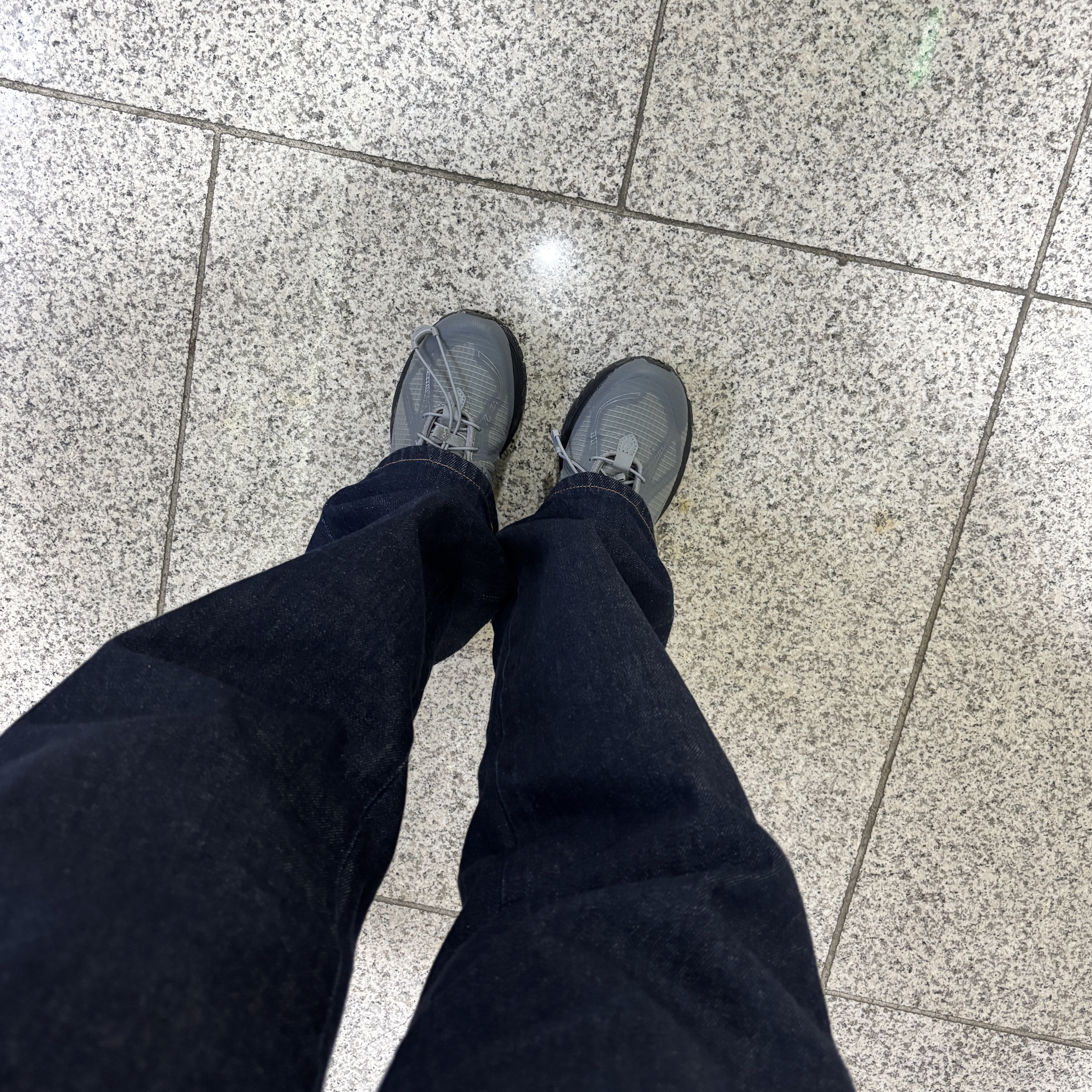 New Balance 1906R Slate Grey 착용 스타일 - 2
