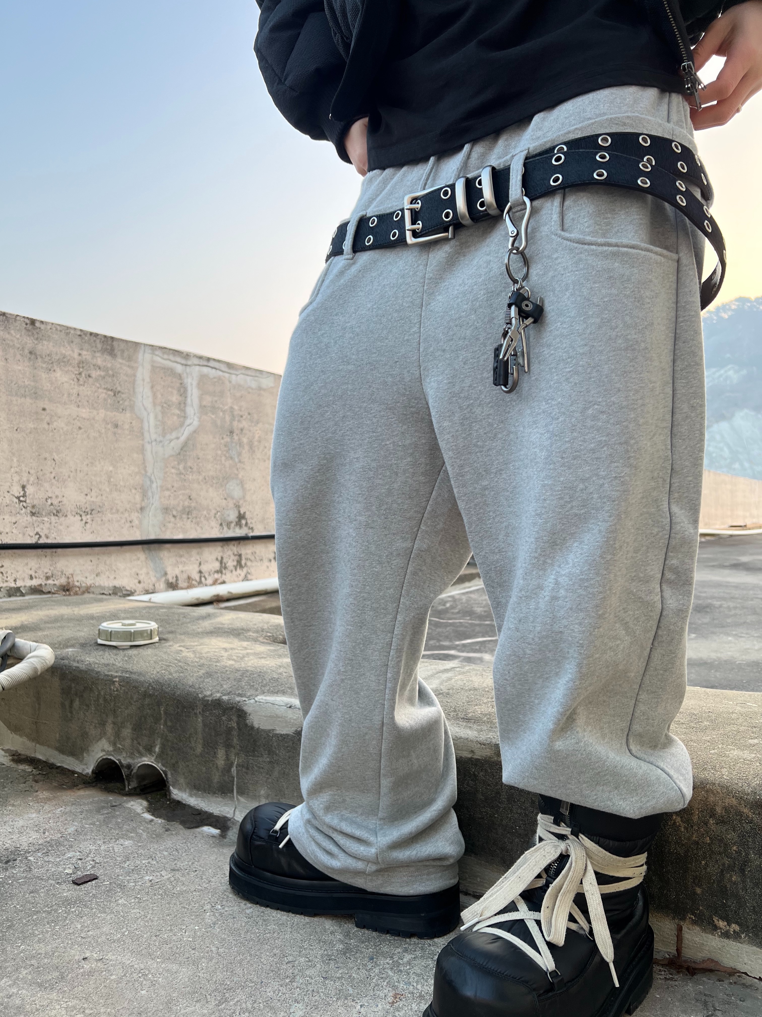 Kamien x MJD Double Hole Belt Black Shearling Calfskin 착용 스타일 - 6