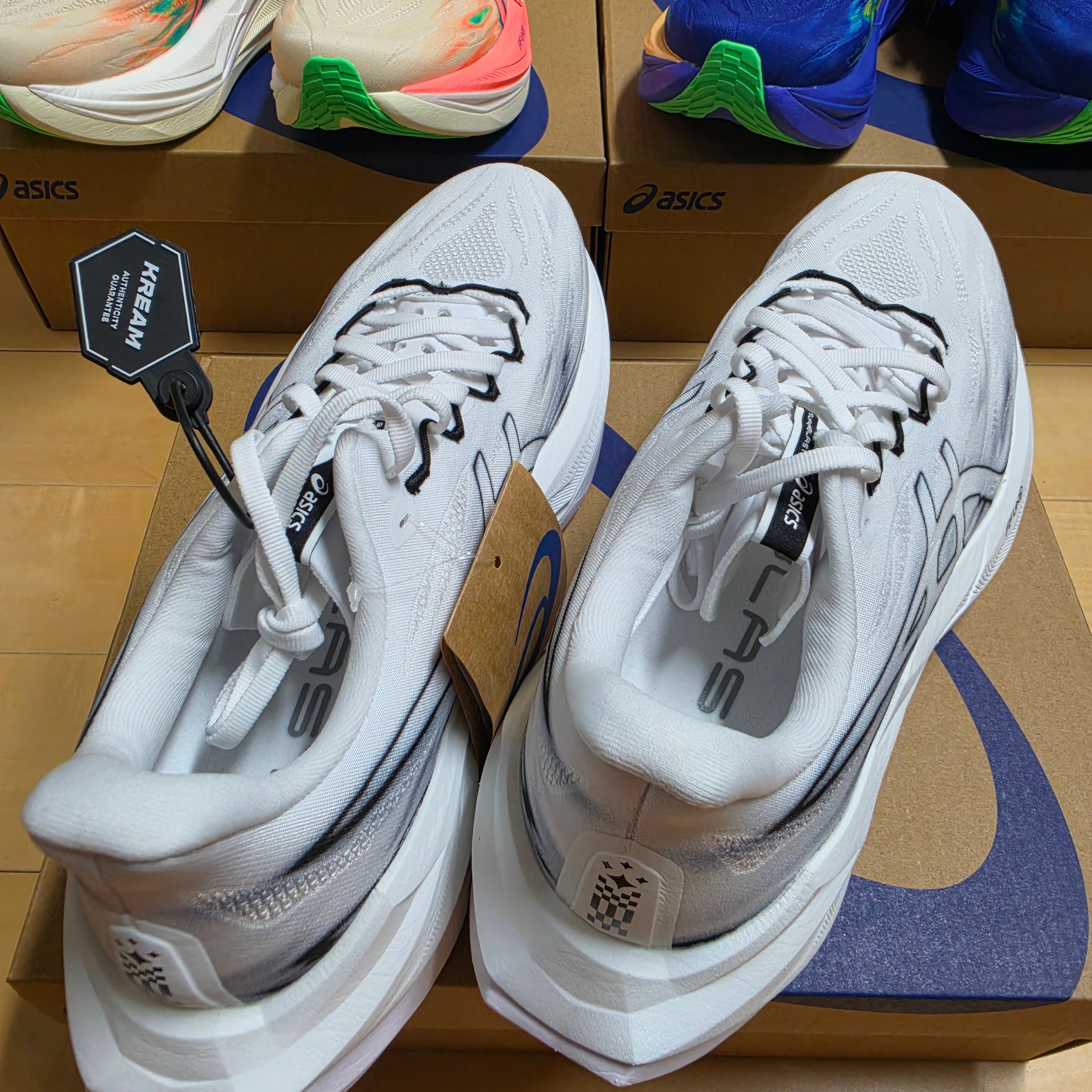 Asics Superblast 3 White Black 착용 스타일 - 4