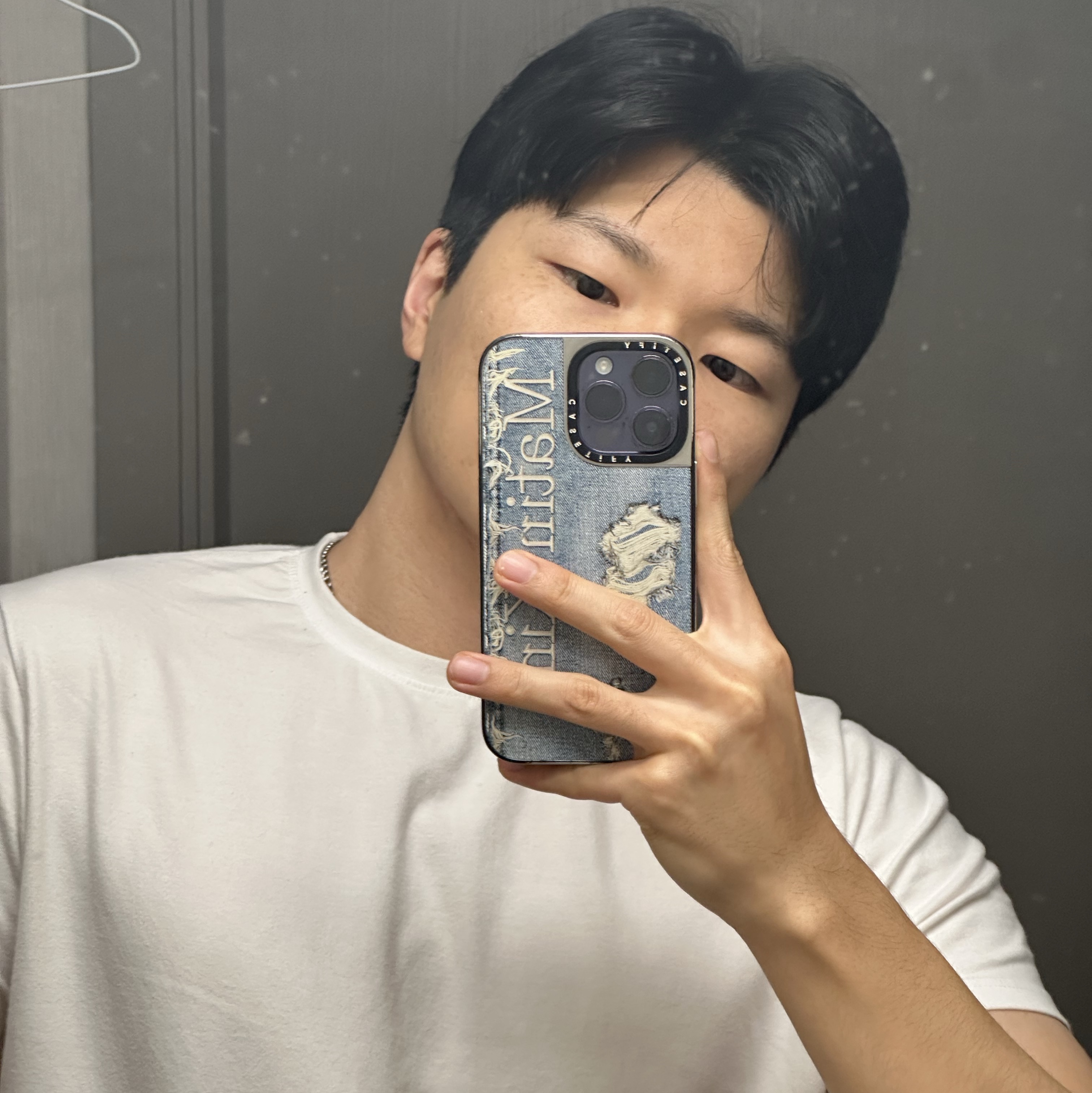 Casetify x Matin Kim iPhone Destroyed Denim Magsafe Mirror Case Silver 착용 스타일
