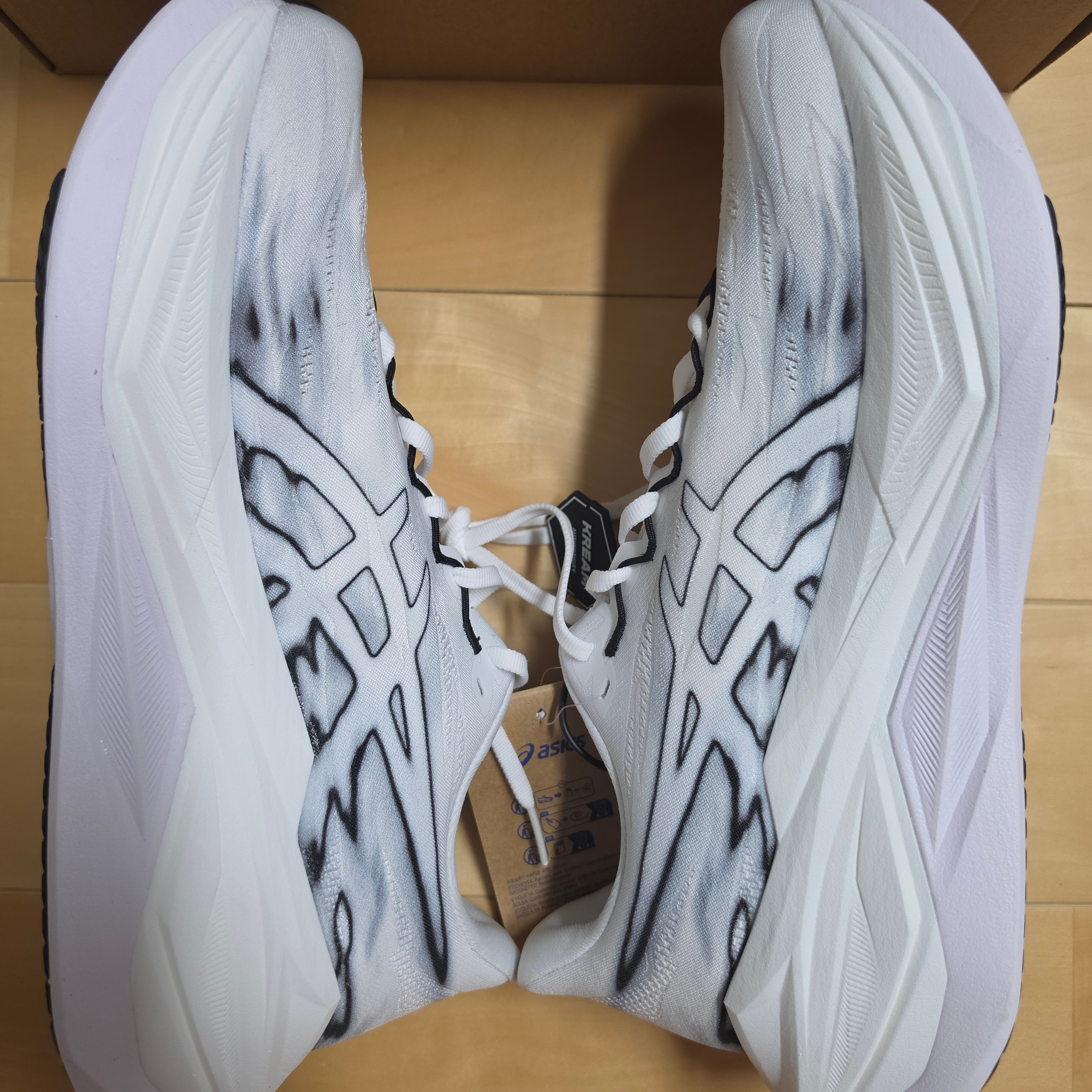 Asics Superblast 3 White Black 착용 스타일 - 10