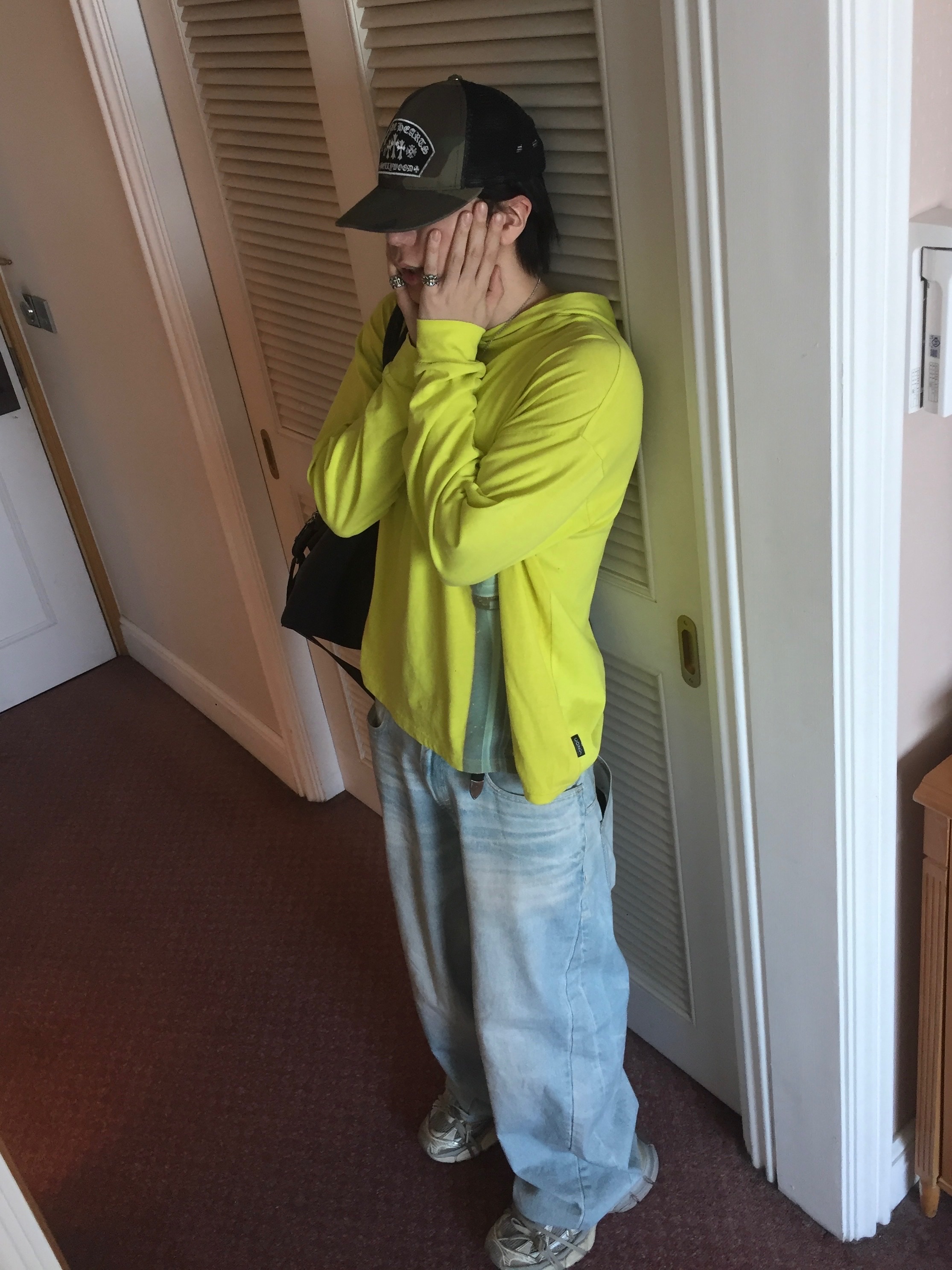 Balenciaga 3XL Sneakers Light Beige, Chrome Hearts King Taco Mesh Trucker Hat Camo 착용 스타일 - 2
