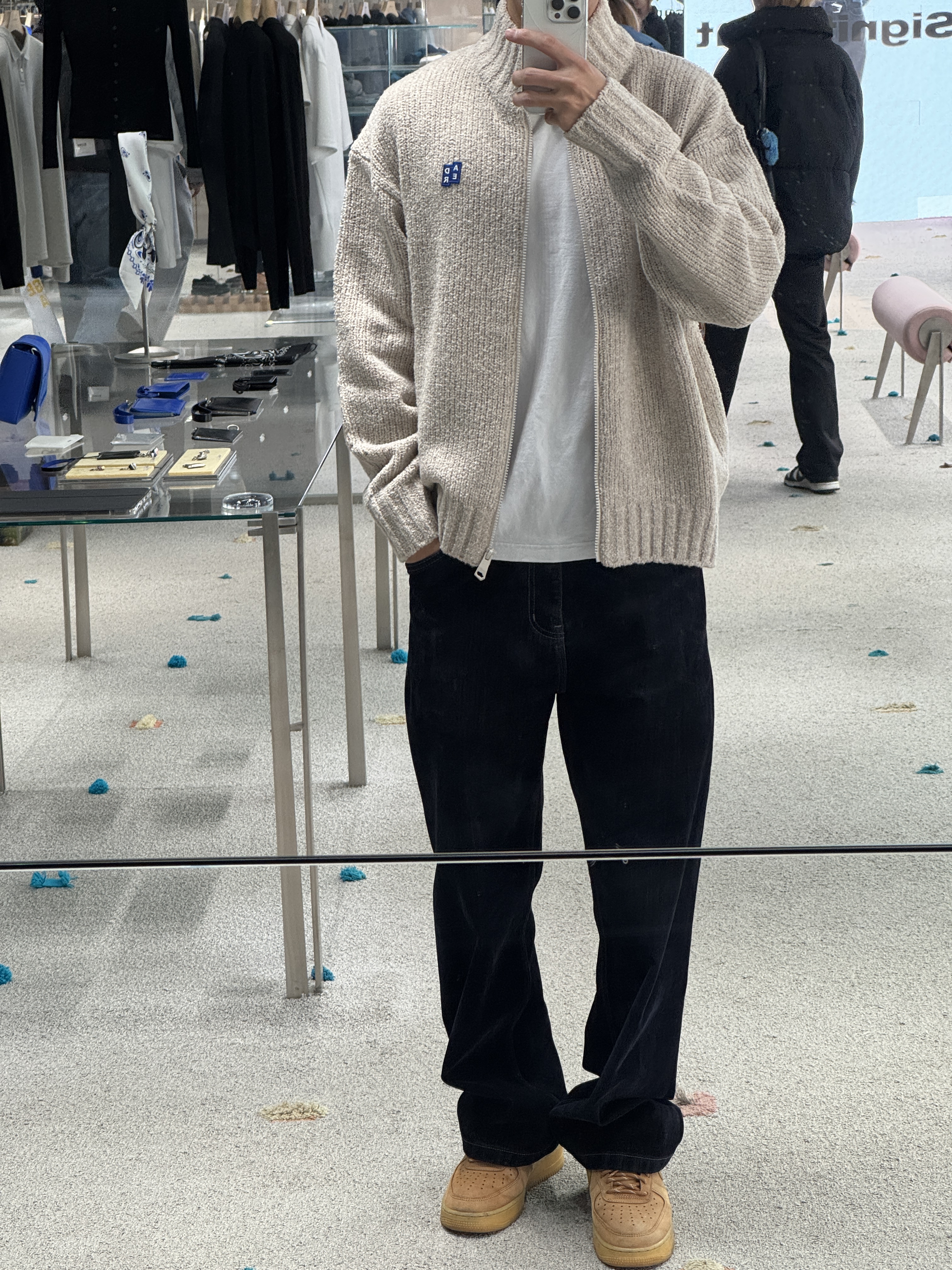 Ader Error Sig; TRS/BL Tag Knit Zip-Up 01 Oatmeal 착용 스타일