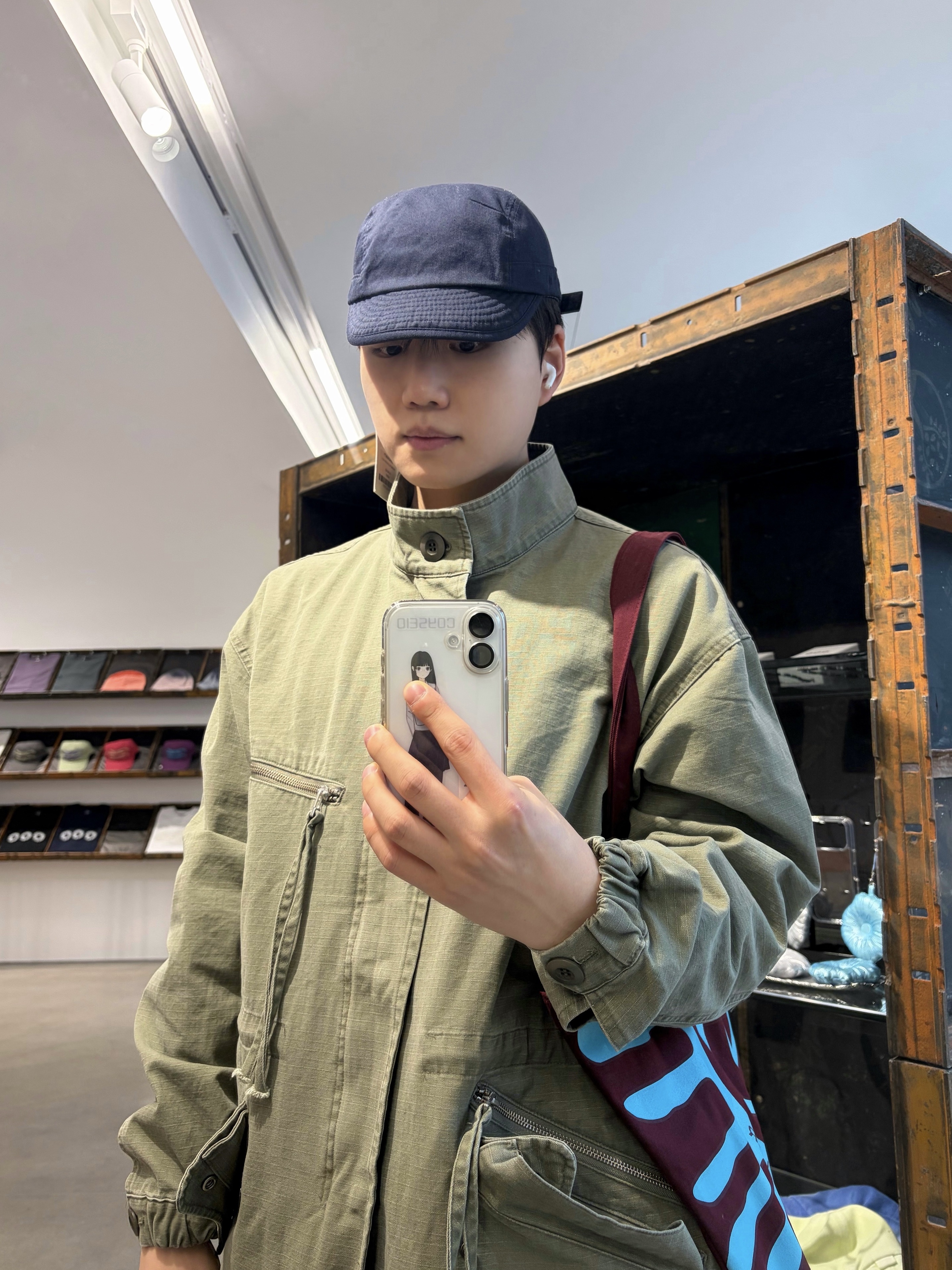 Noun Faded Filed Jacket Olive 착용 스타일