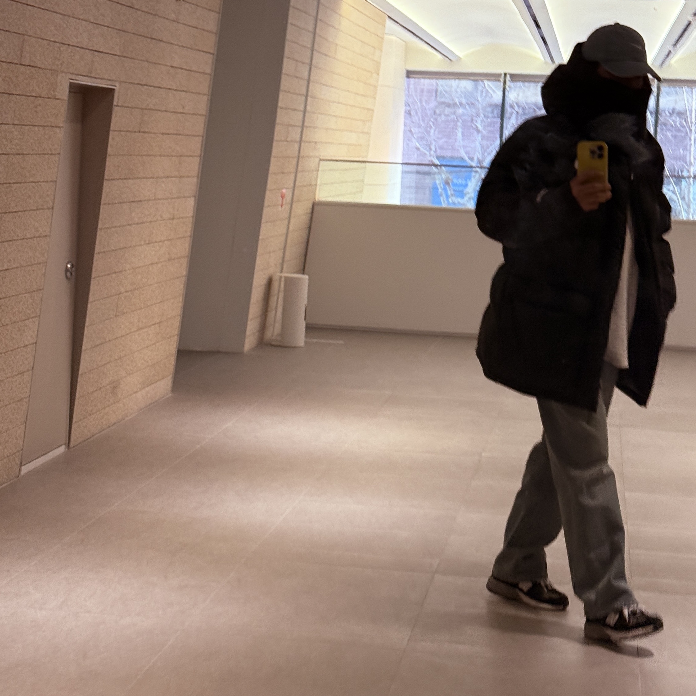 The North Face Him Down Parka Black, (W) New Balance 993 Made in USA Black - B Standard 착용 스타일 - 4