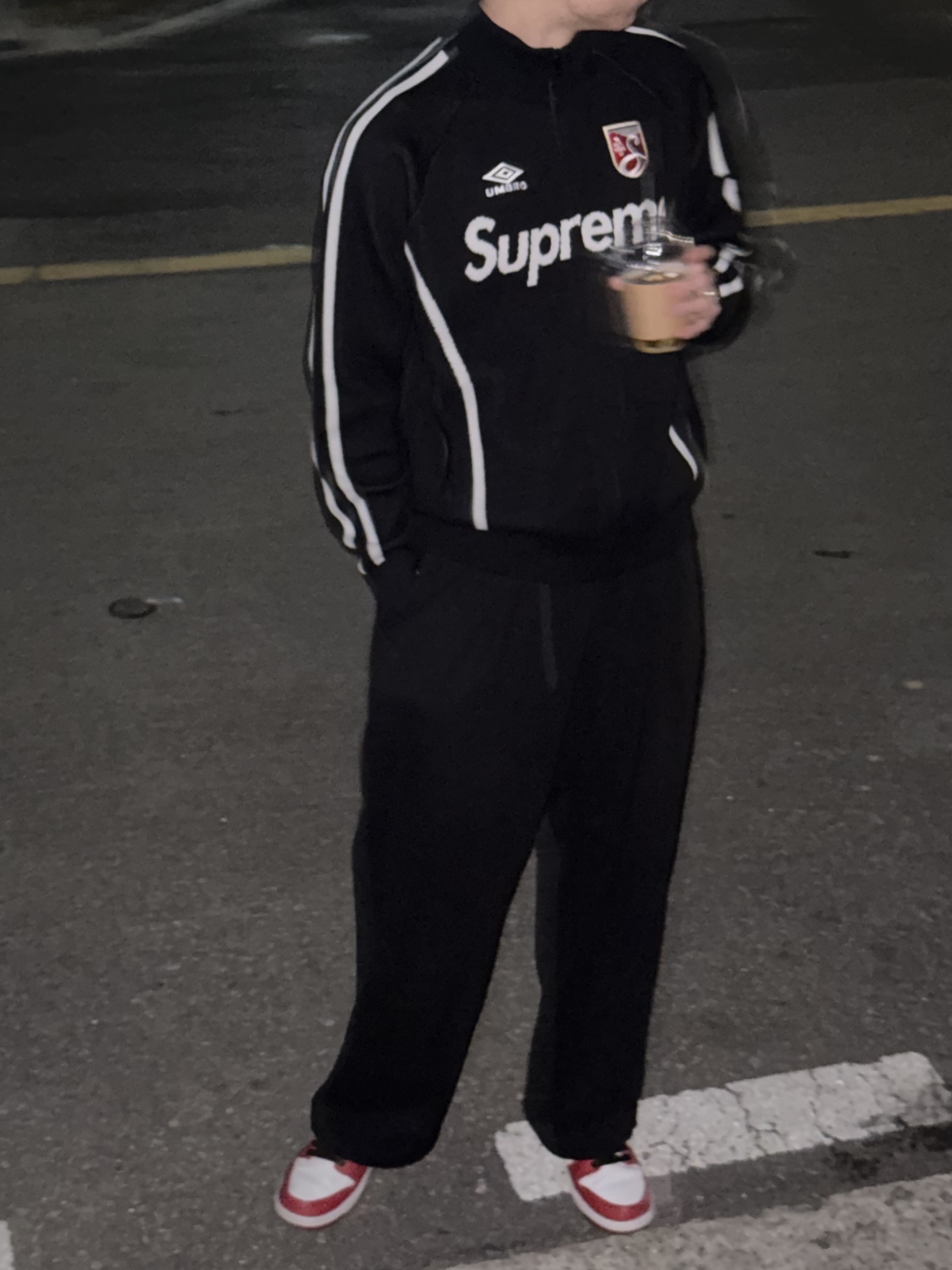 Supreme x Umbro Zip Up Sweater Black - 25SS, Nike SB Dunk Low Pro Chicago 착용 스타일