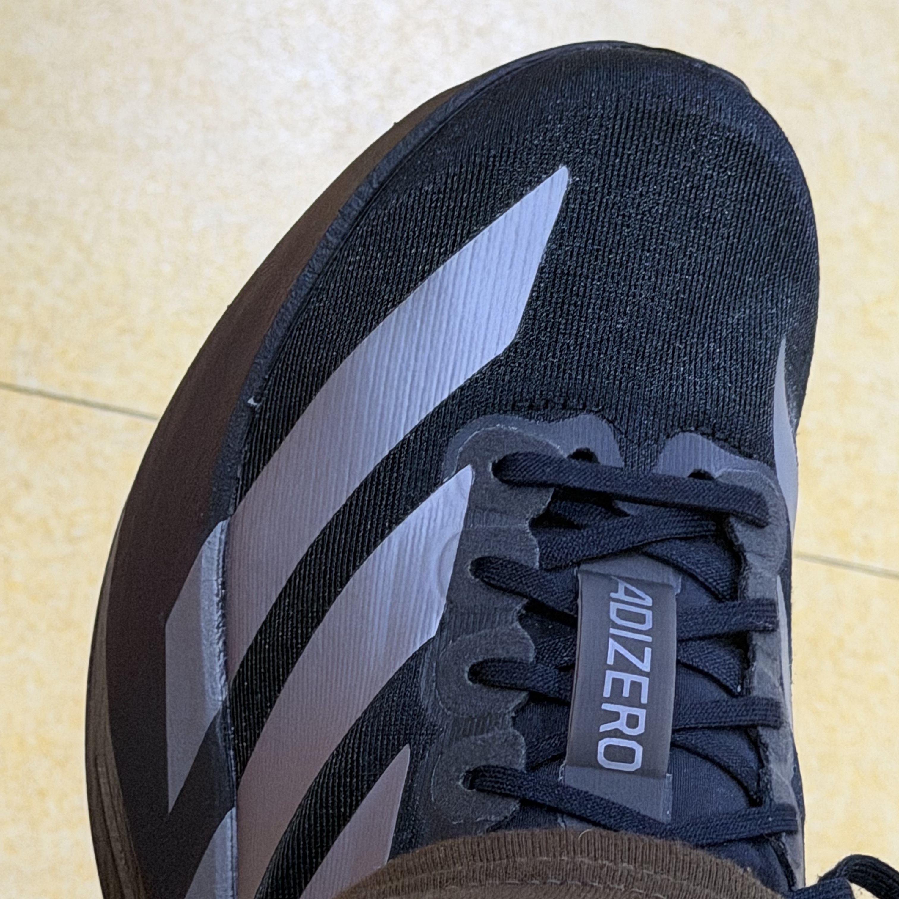 (W) Adidas Adizero EVO SL Core Black Iron Metallic 착용 스타일 - 3