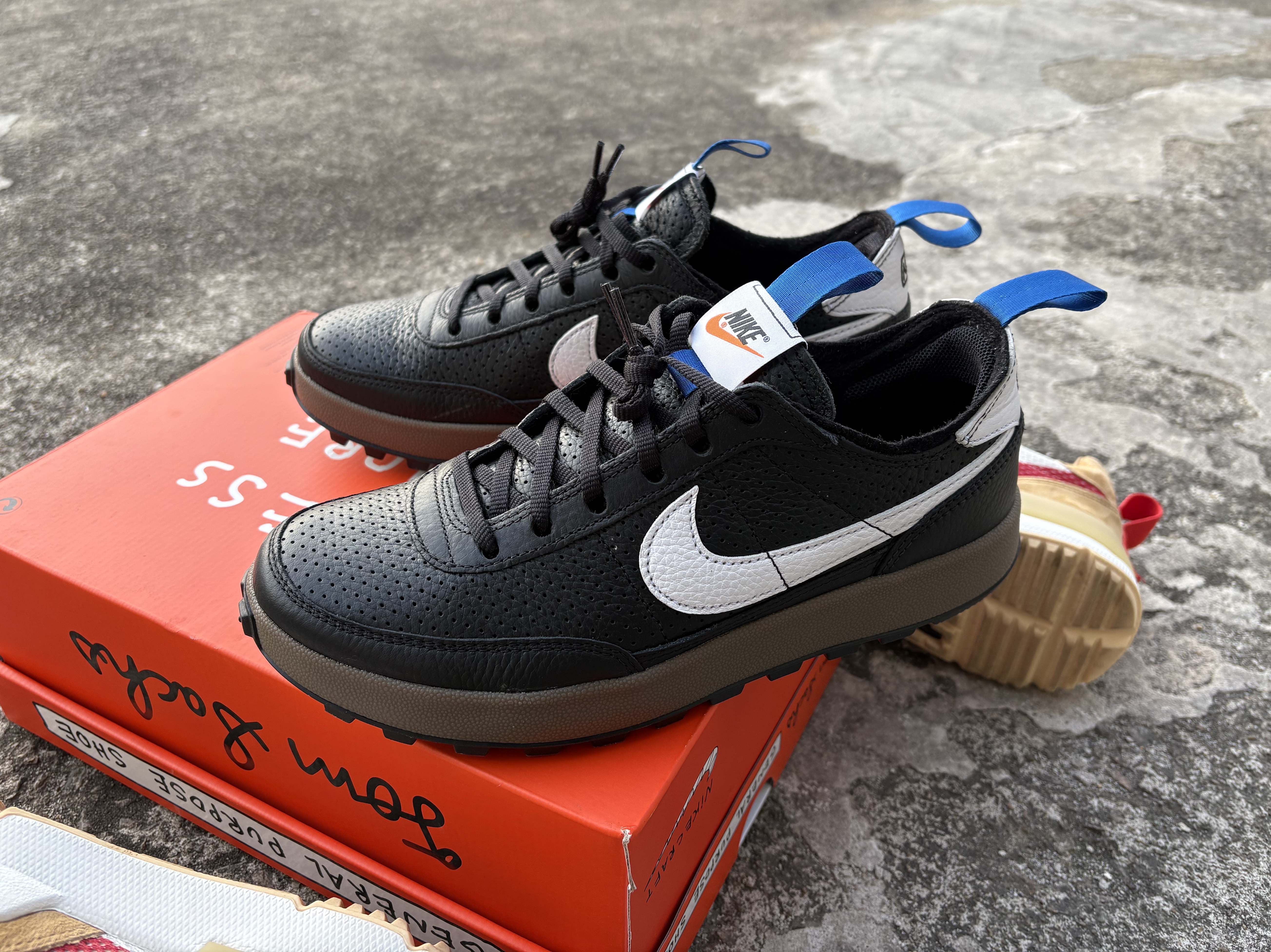 Nike x Tom Sachs Mars Yard Shoe 3.0 Space Camp, Nike x Tom Sachs Craft General Purpose Black White 착용 스타일 - 2