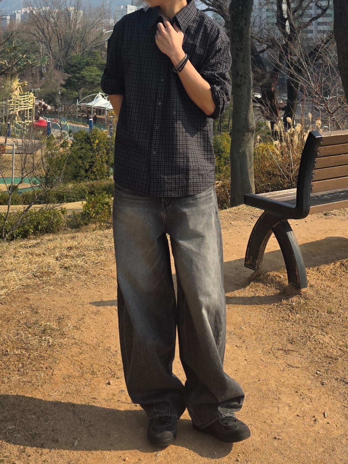 noun Wide Curved Denim Pants Black 착용 스타일 - 2