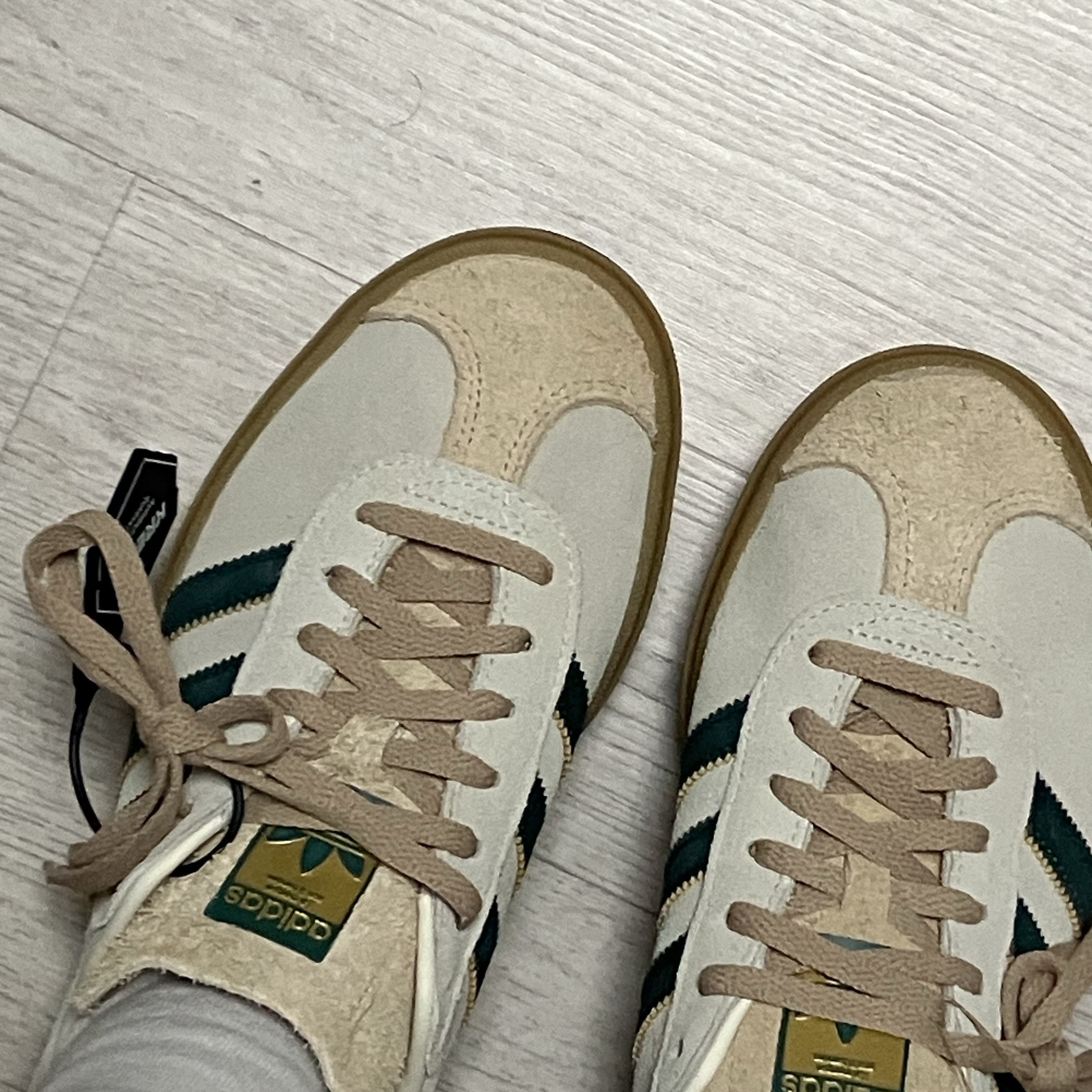 (W) Adidas Gazelle Bold Cream White Collegiate Green 착용 스타일 - 2