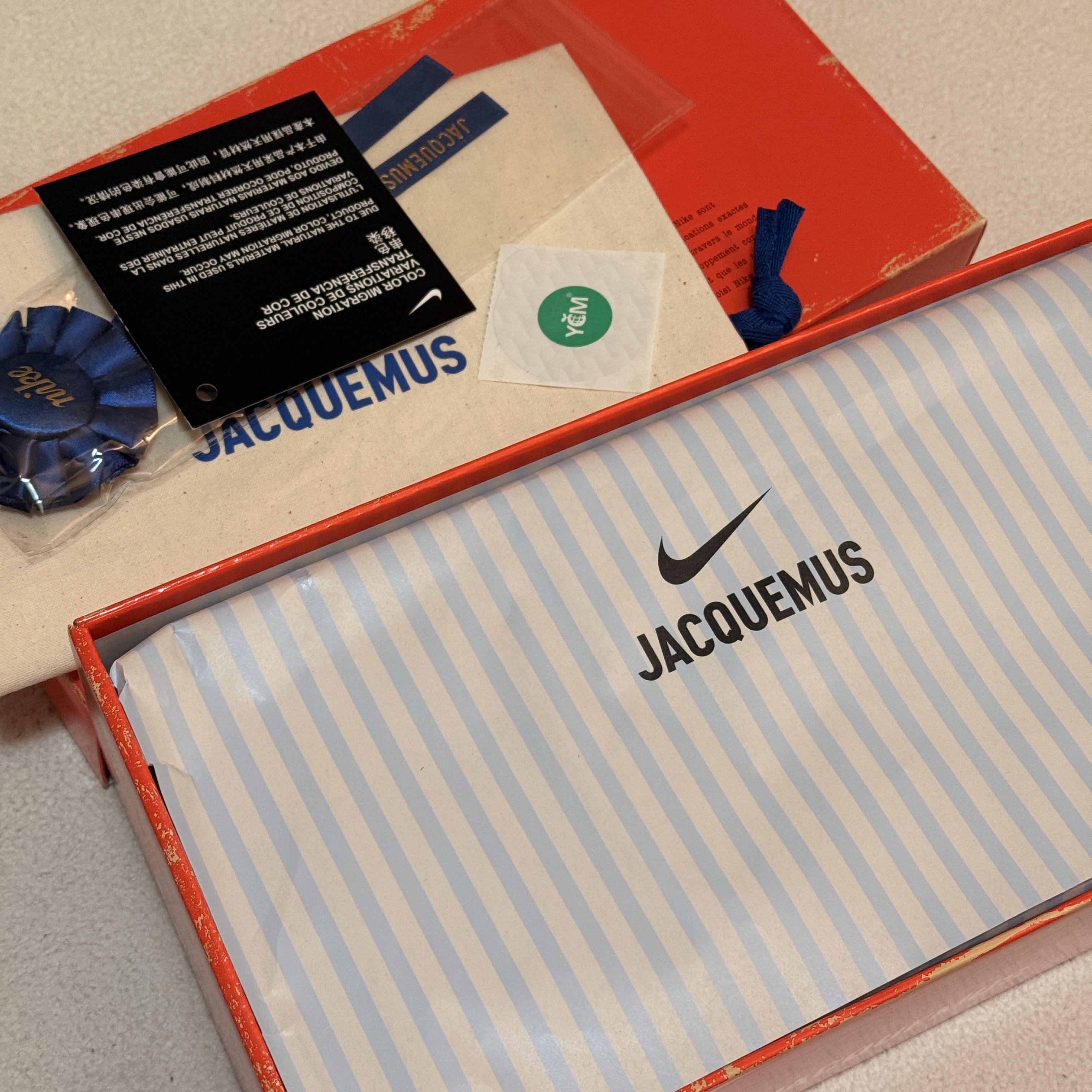 Nike x Jacquemus Moon Shoe SP Aluminum Pink Sail 착용 스타일 - 3