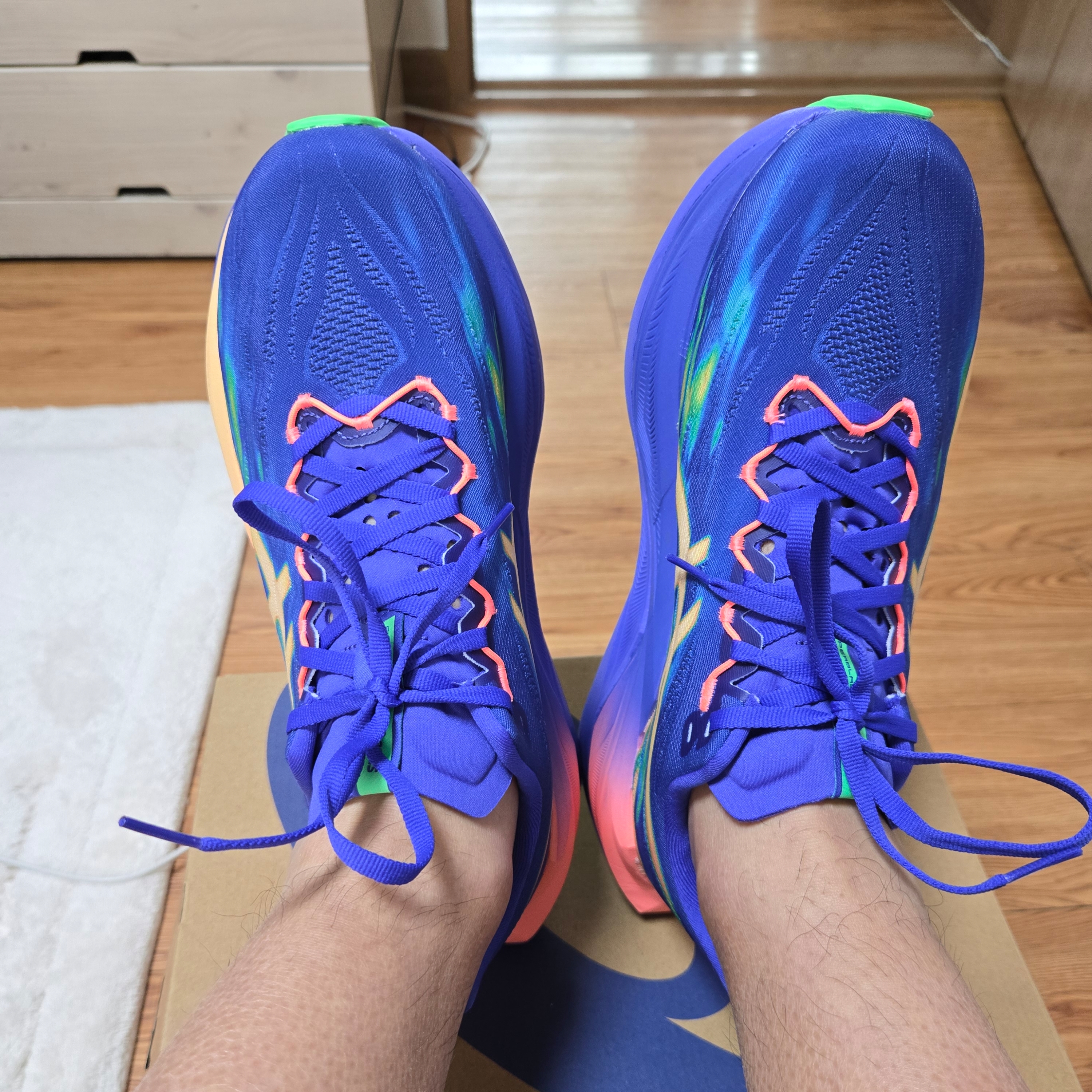 Asics Superblast 3 Cobalt Burst Light Orange 착용 스타일 - 8