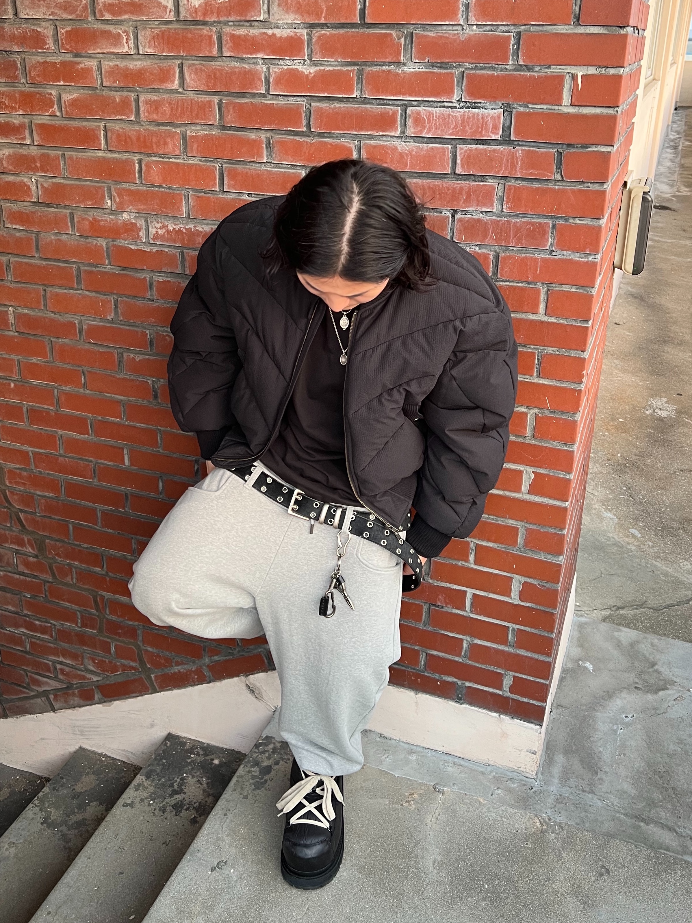 Kamien x MJD Double Hole Belt Black Shearling Calfskin 착용 스타일 - 2