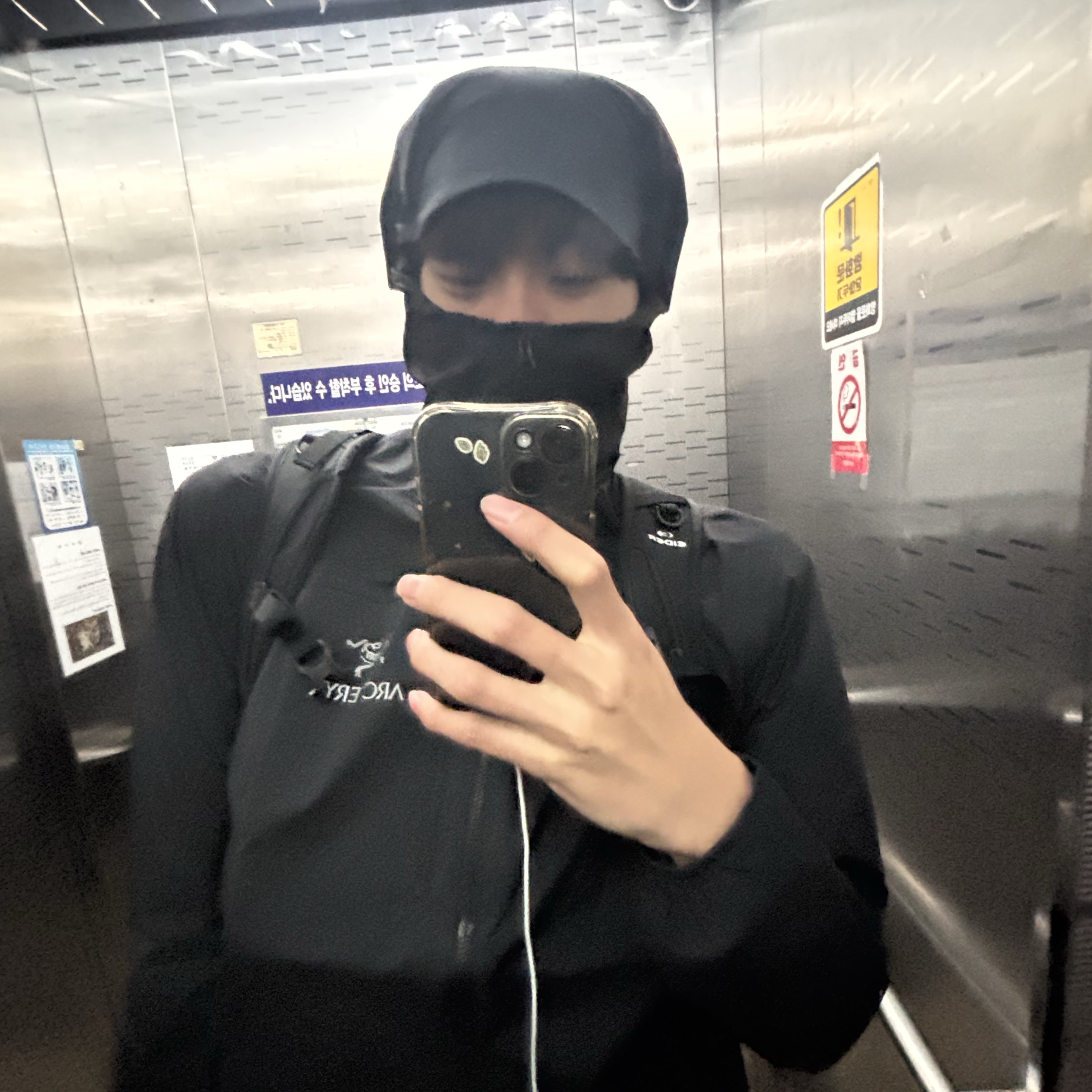 Arc'teryx Squamish Hoody Black 착용 스타일
