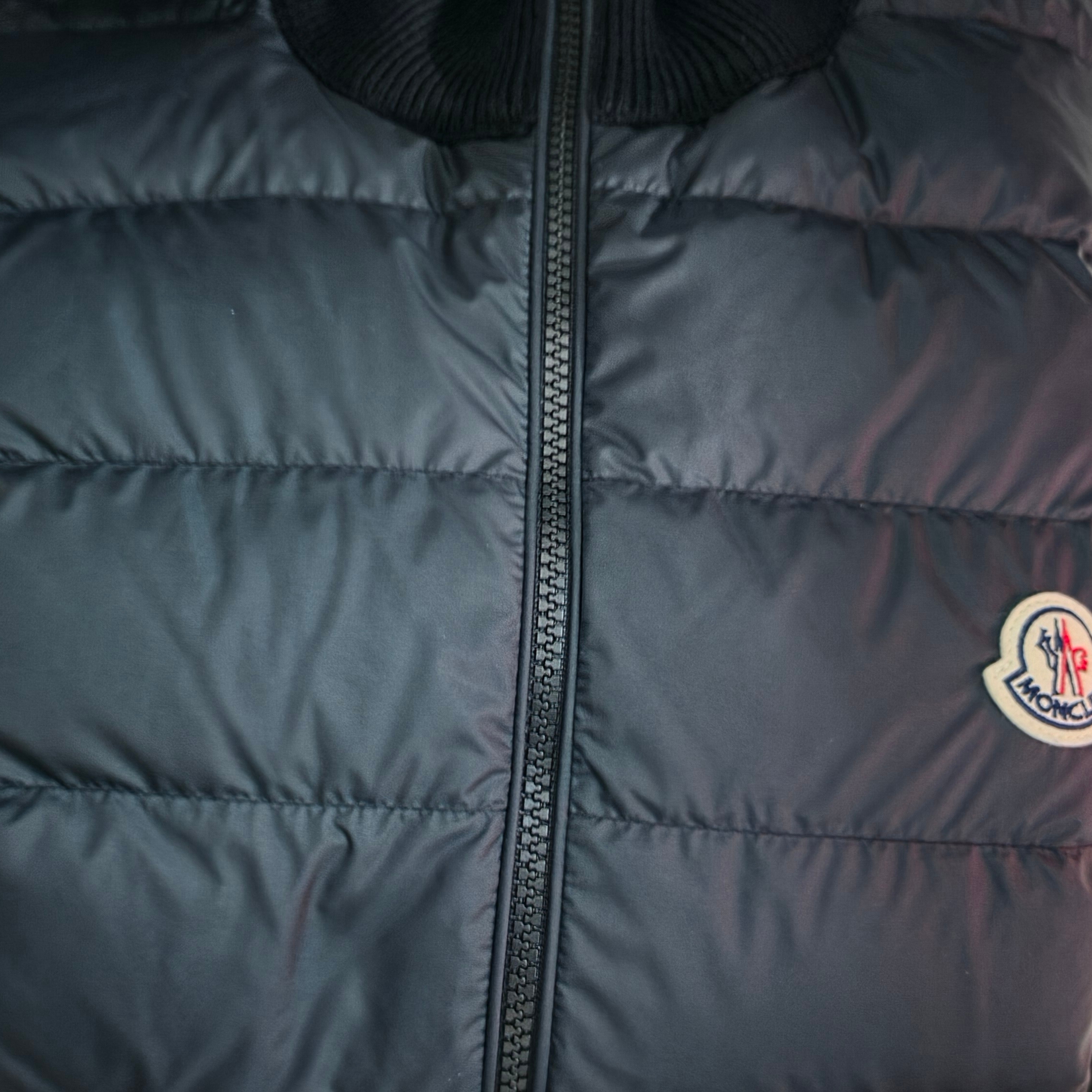 Moncler Padded Zip-Up Cotton Cardigan Black - 26SS 착용 스타일
