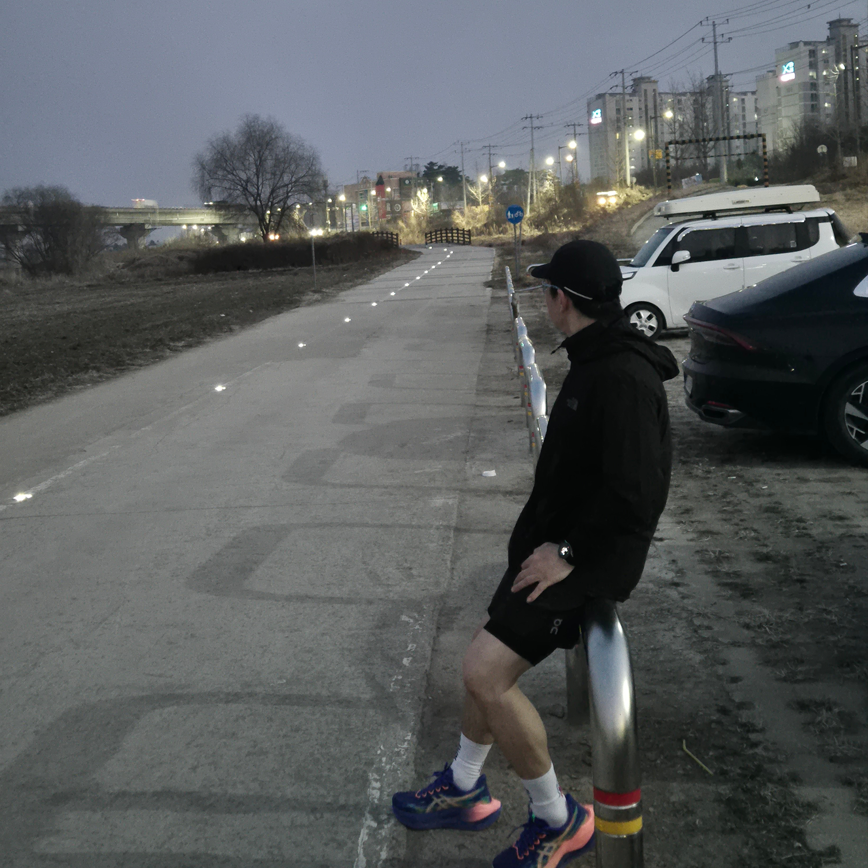 Asics Superblast 3 Cobalt Burst Light Orange 착용 스타일