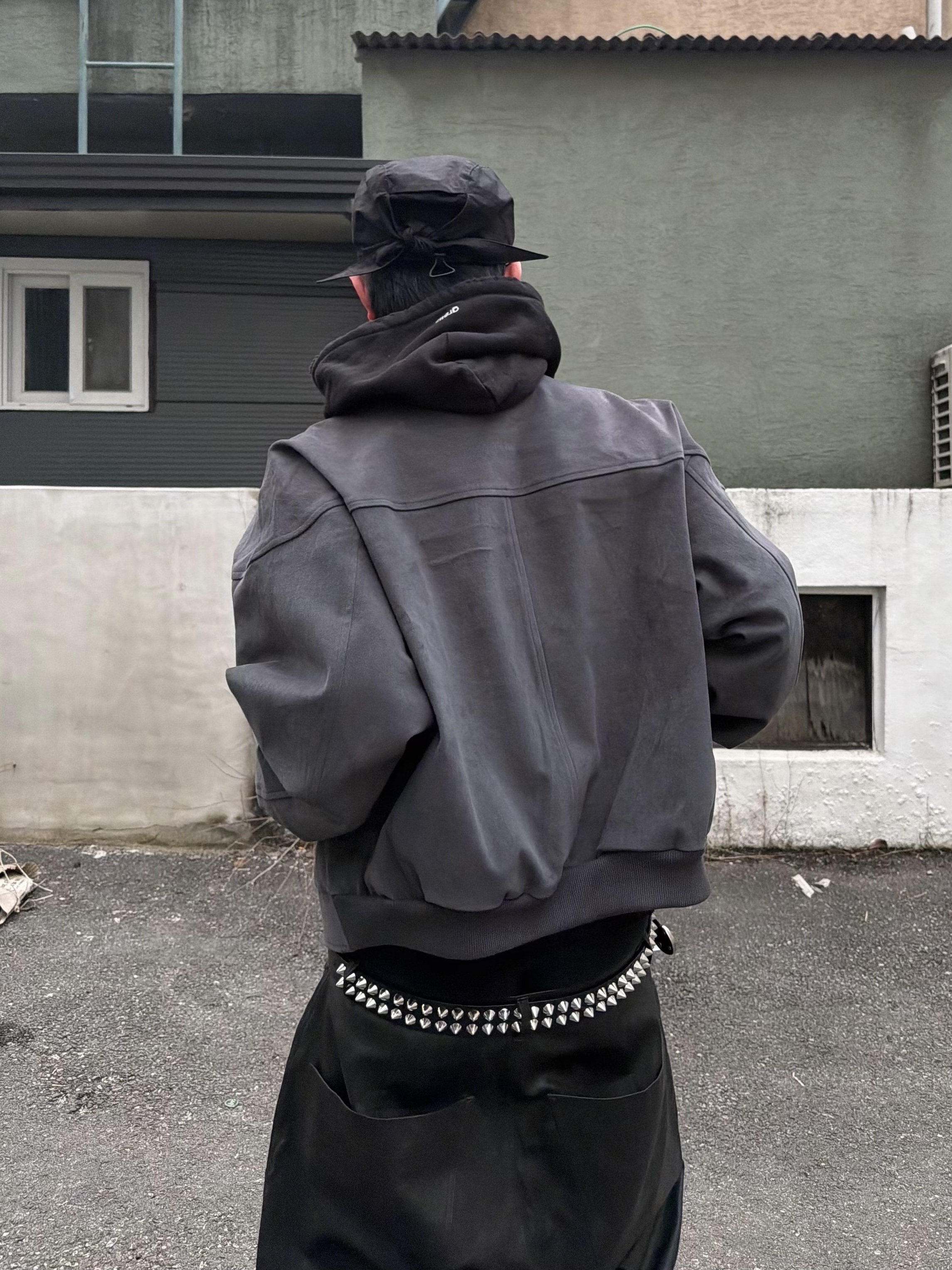 MJD Moleskin Banger Jacket Charcoal, MJD x Koin Seoul 3D Knee Eco Leather Pants Black 착용 스타일 - 4