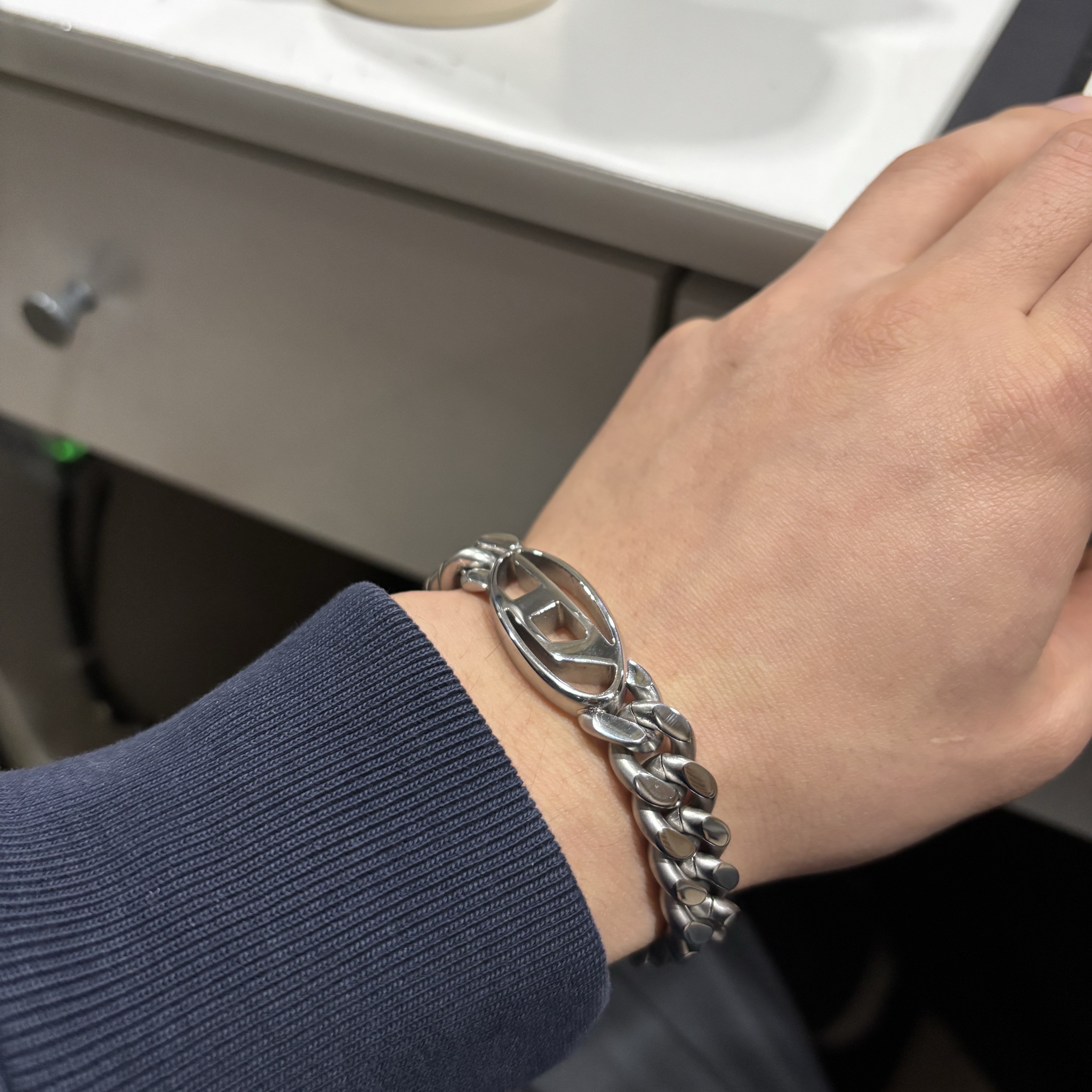Diesel Dx1432 Stainless Steel Chain Bracelet Silver 착용 스타일