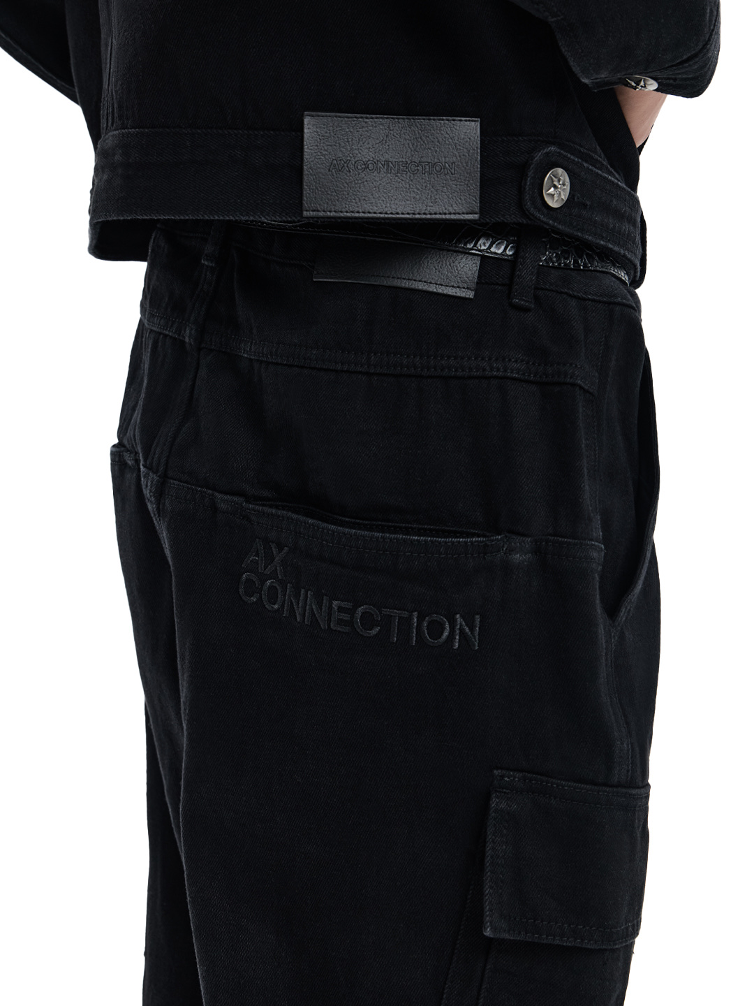 AX CONNECTION Tactical Cargo Washed Wide Denim Pants 착용 스타일 - 3