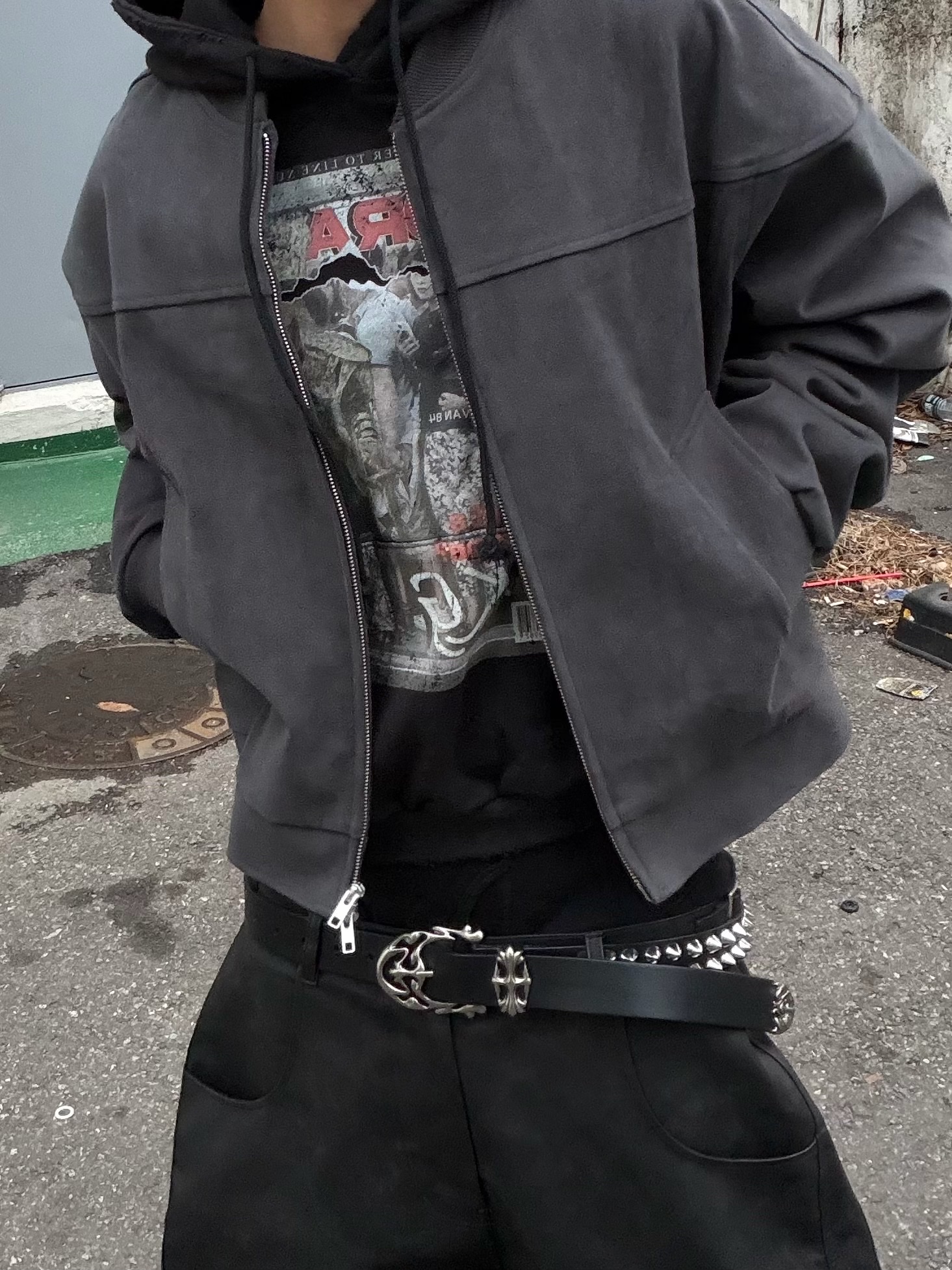MJD Moleskin Banger Jacket Charcoal, MJD x Koin Seoul 3D Knee Eco Leather Pants Black 착용 스타일 - 2