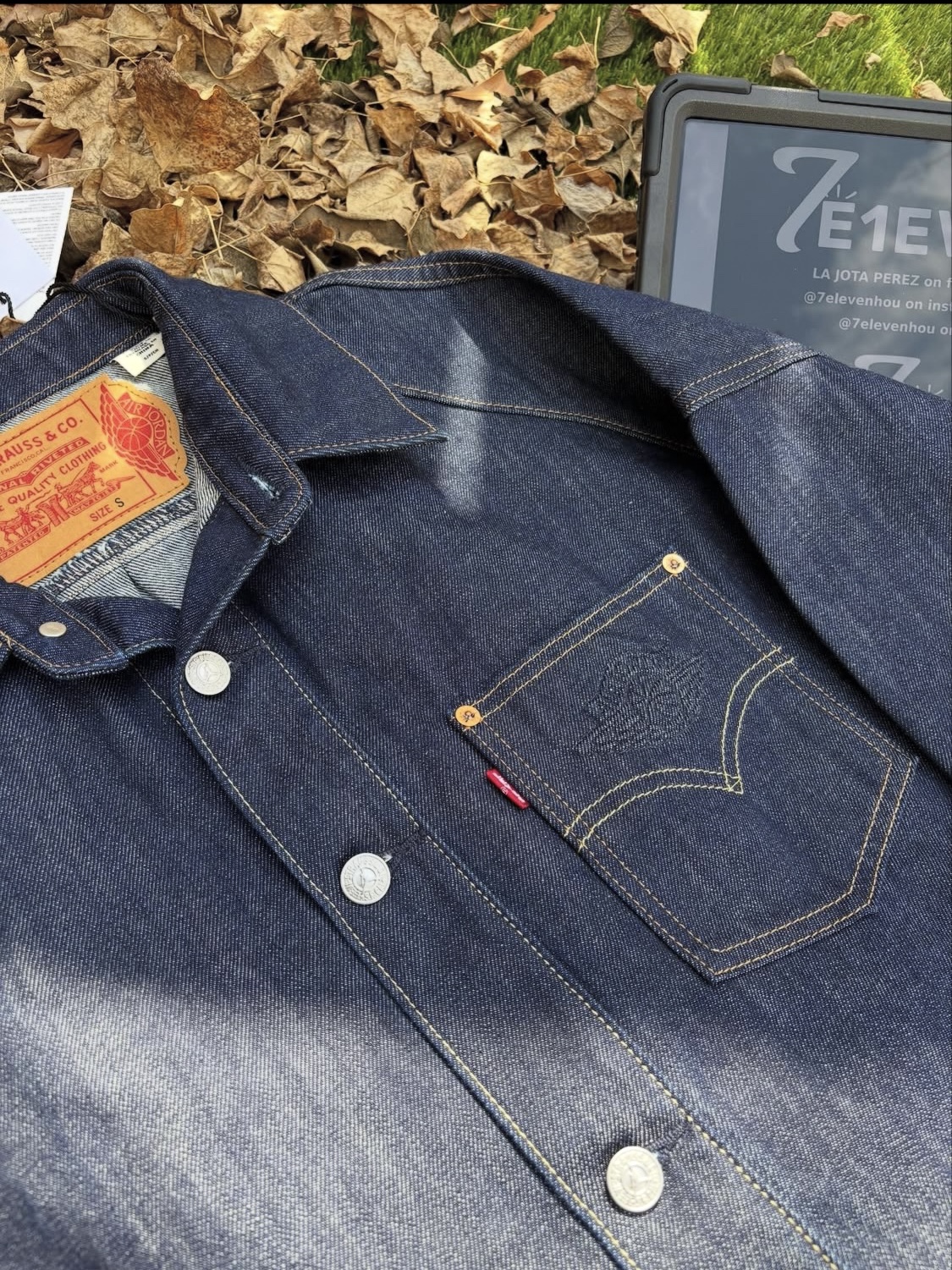 Levi's x Jordan Overshirt Jacket Indigo 착용 스타일 - 1