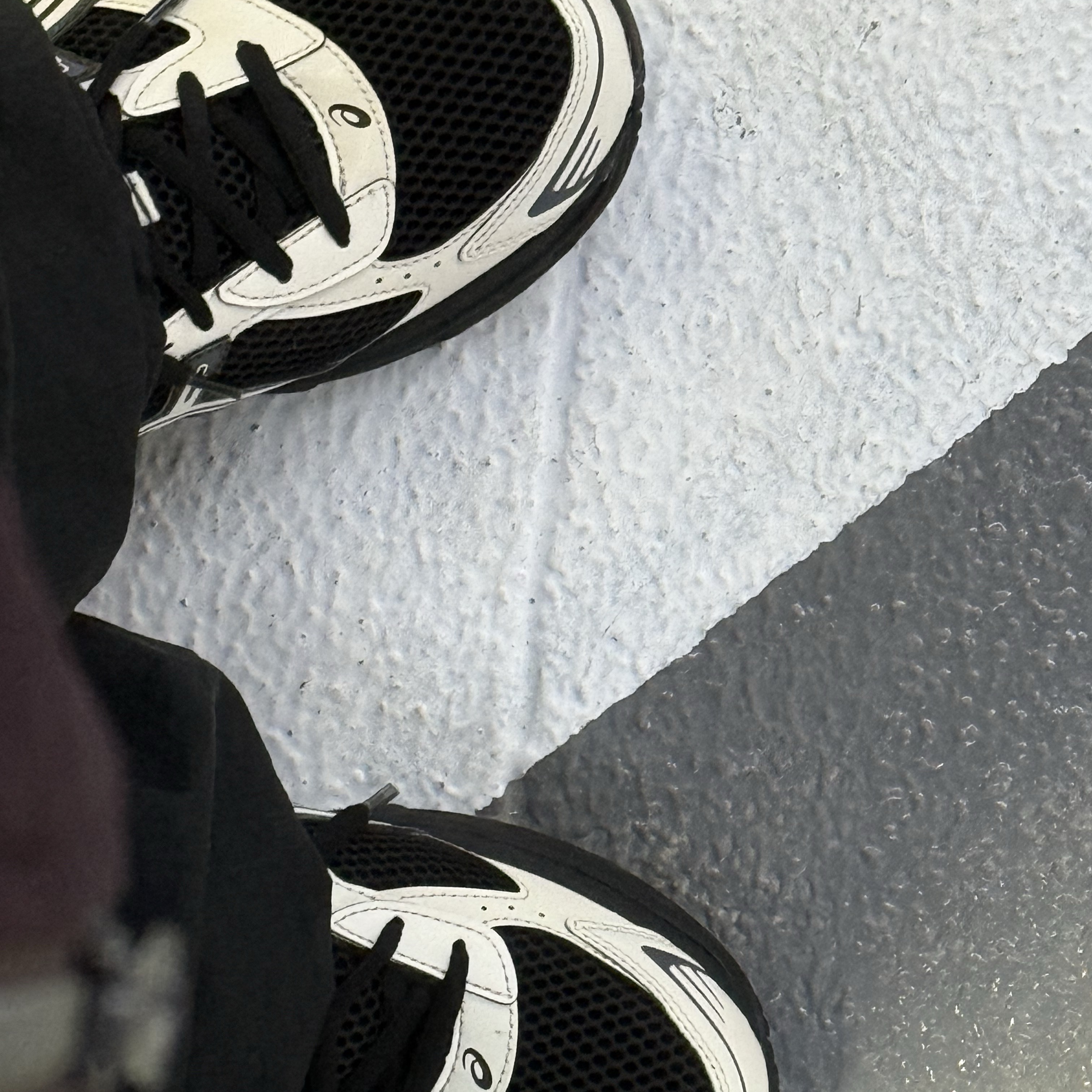 Asics Gel-1130 Black Cream 착용 스타일