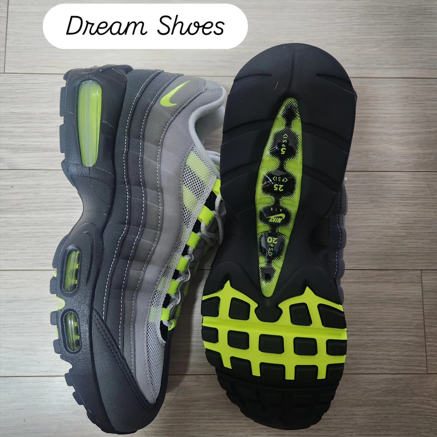 Nike Air Max 95 OG Neon 착용 스타일 - 1