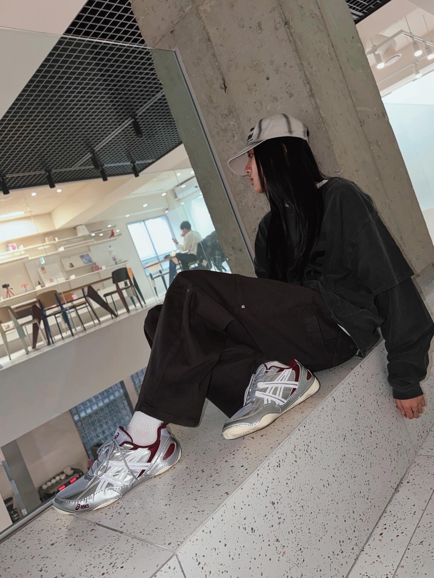 Asics Hypersync Piedmont Grey Pure Silver 착용 스타일 - 6