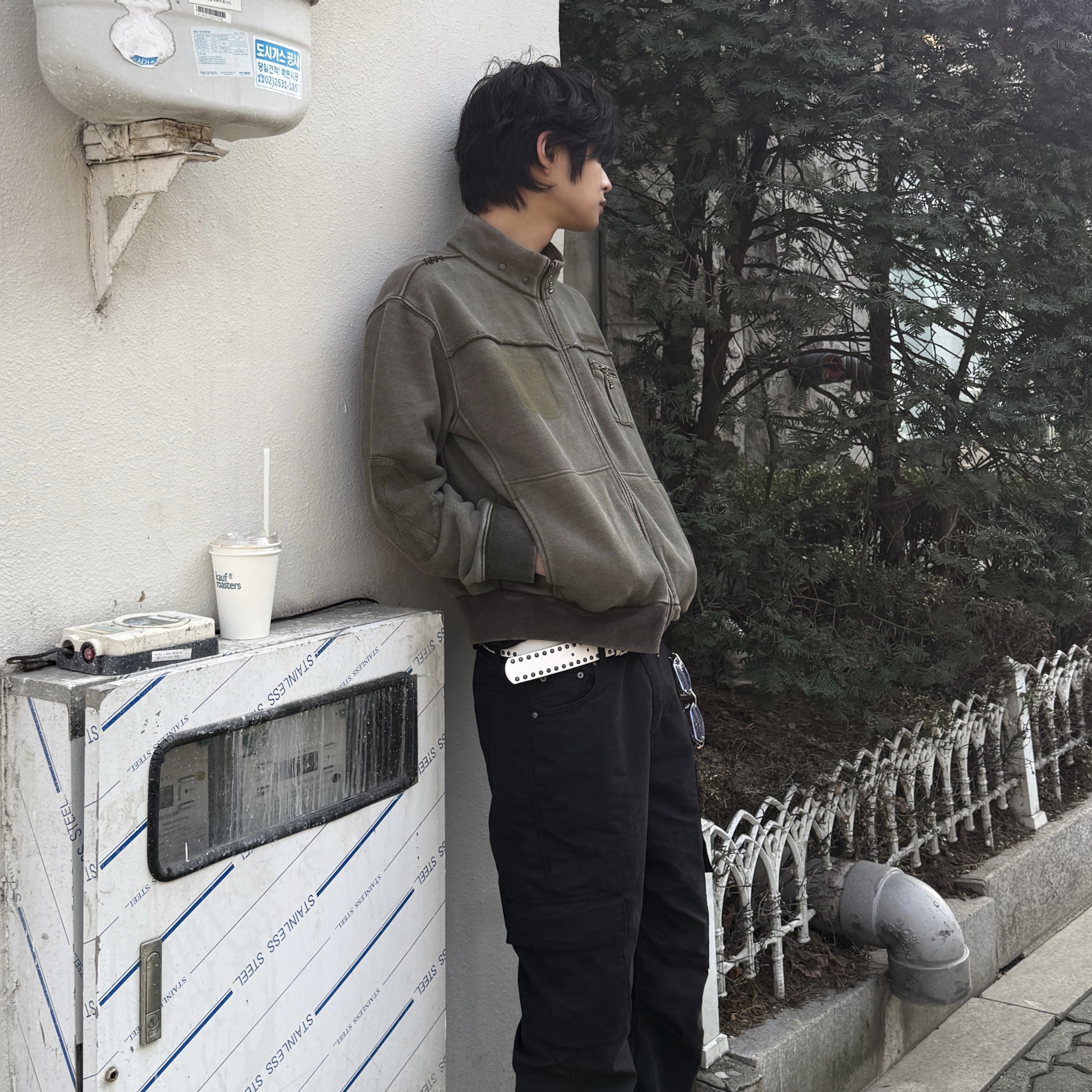 MAINBOOTH Field Combat Jacket KHAKI 착용 스타일 - 2