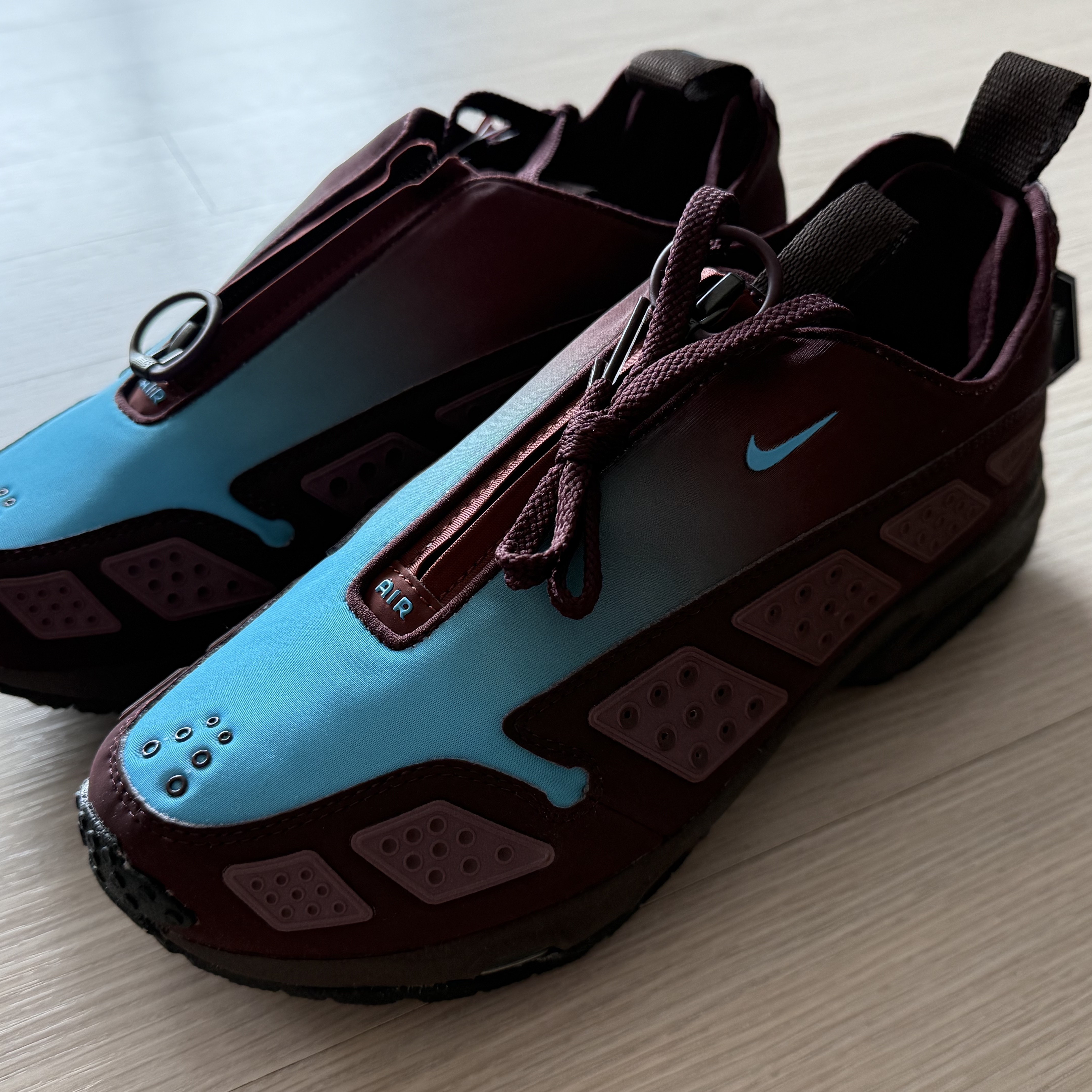 (W) Nike Air Max SNDR Burgundy Crush and Baltic Blue 착용 스타일 - 2