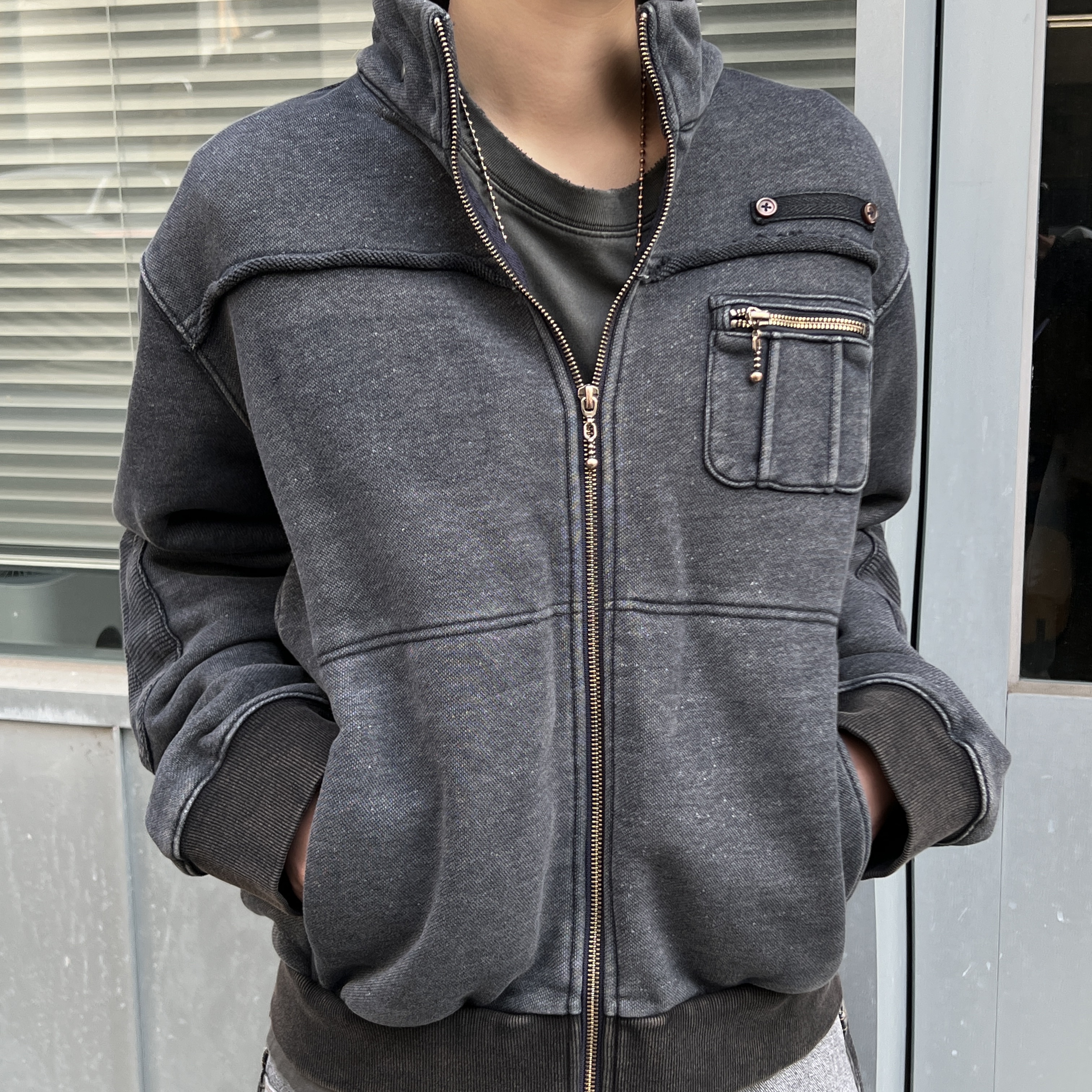 MAINBOOTH Field Combat Jacket NAVY 착용 스타일 - 2