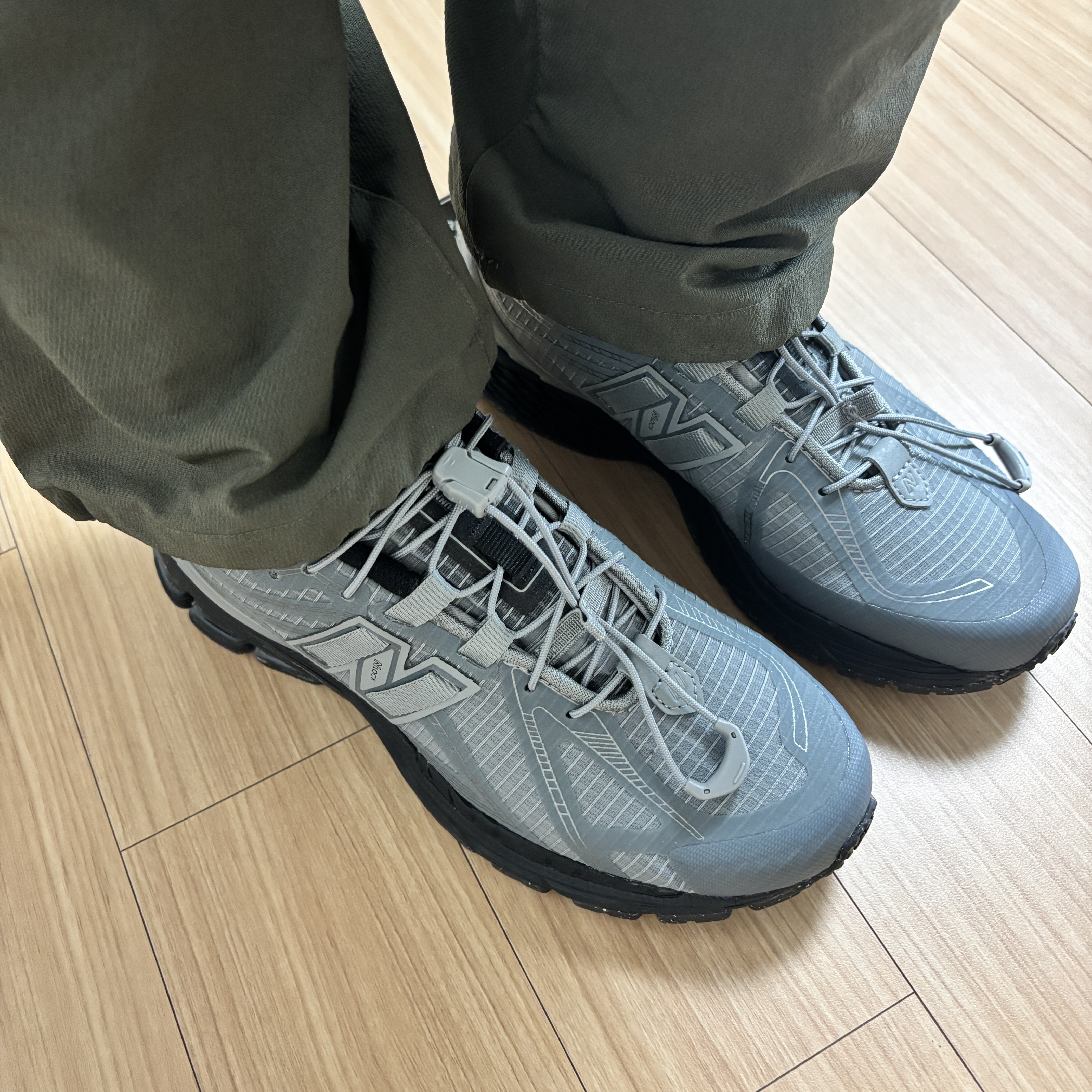 New Balance 1906R Slate Grey 착용 스타일 - 3