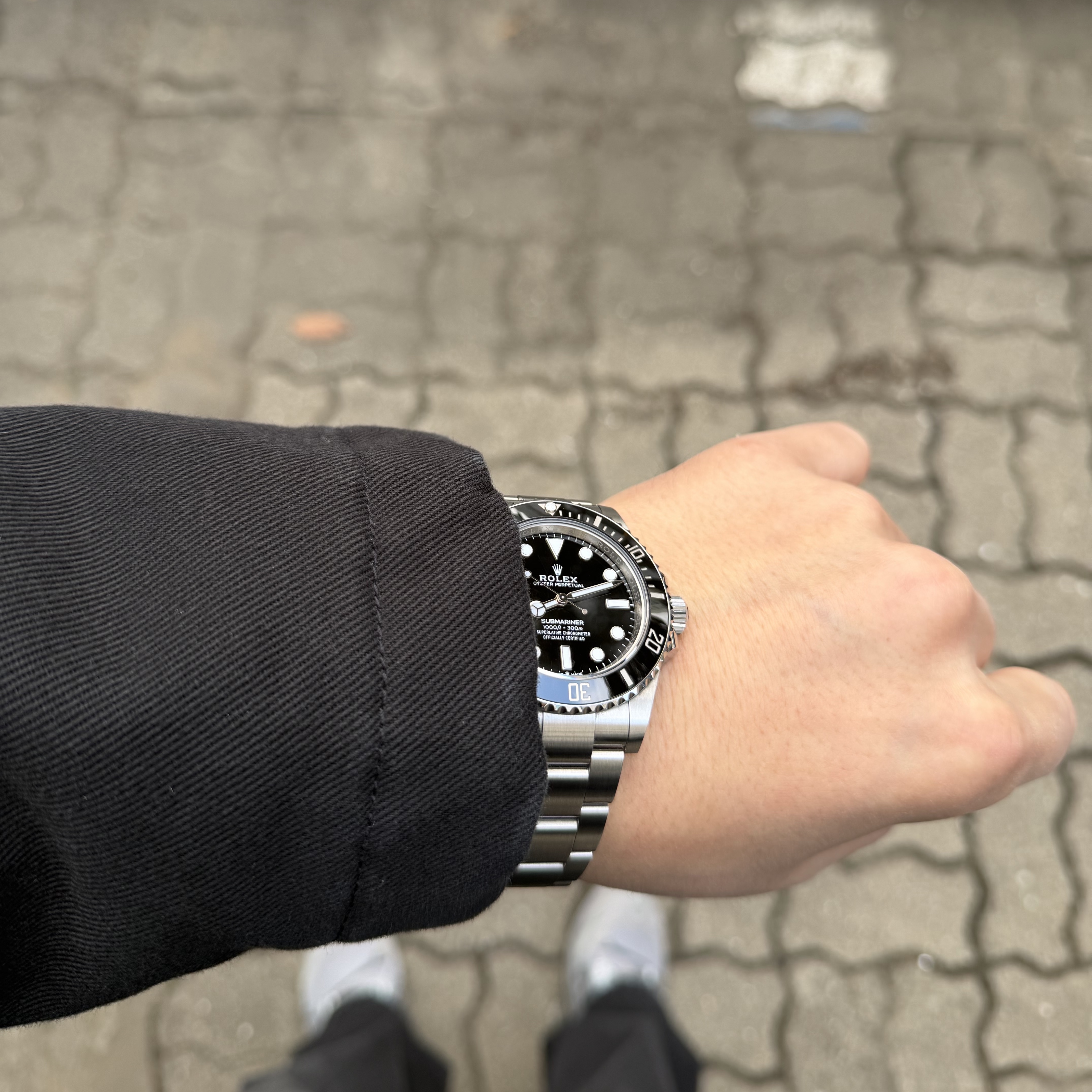 Rolex Submariner 41mm 124060 Black Oyster 착용 스타일 - 1