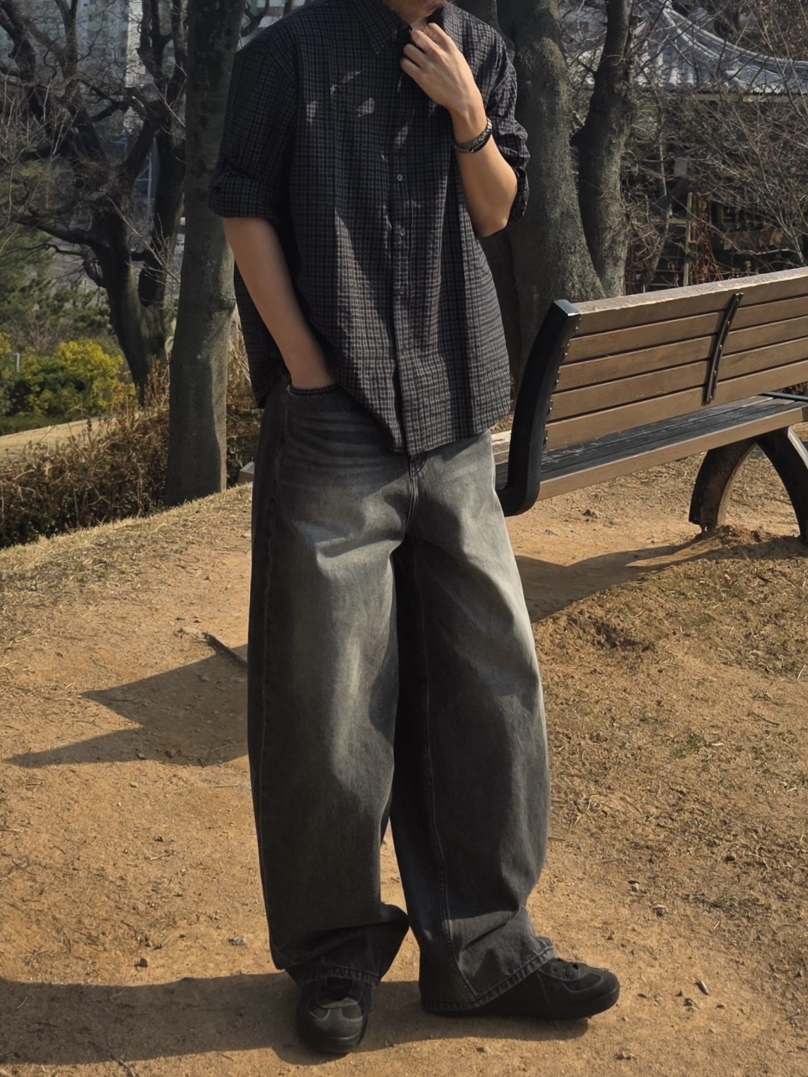 noun Wide Curved Denim Pants Black 착용 스타일 - 1