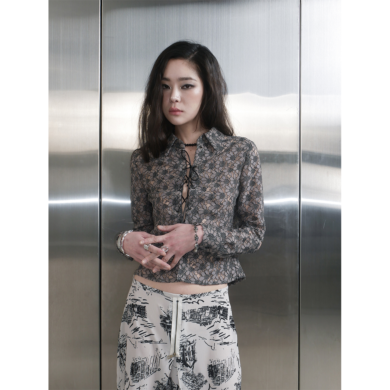 스틸레써디 레이스업 레이스 셔츠 그레이(Still Lethardy Lace-Up Lace Shirt Grey) - 4