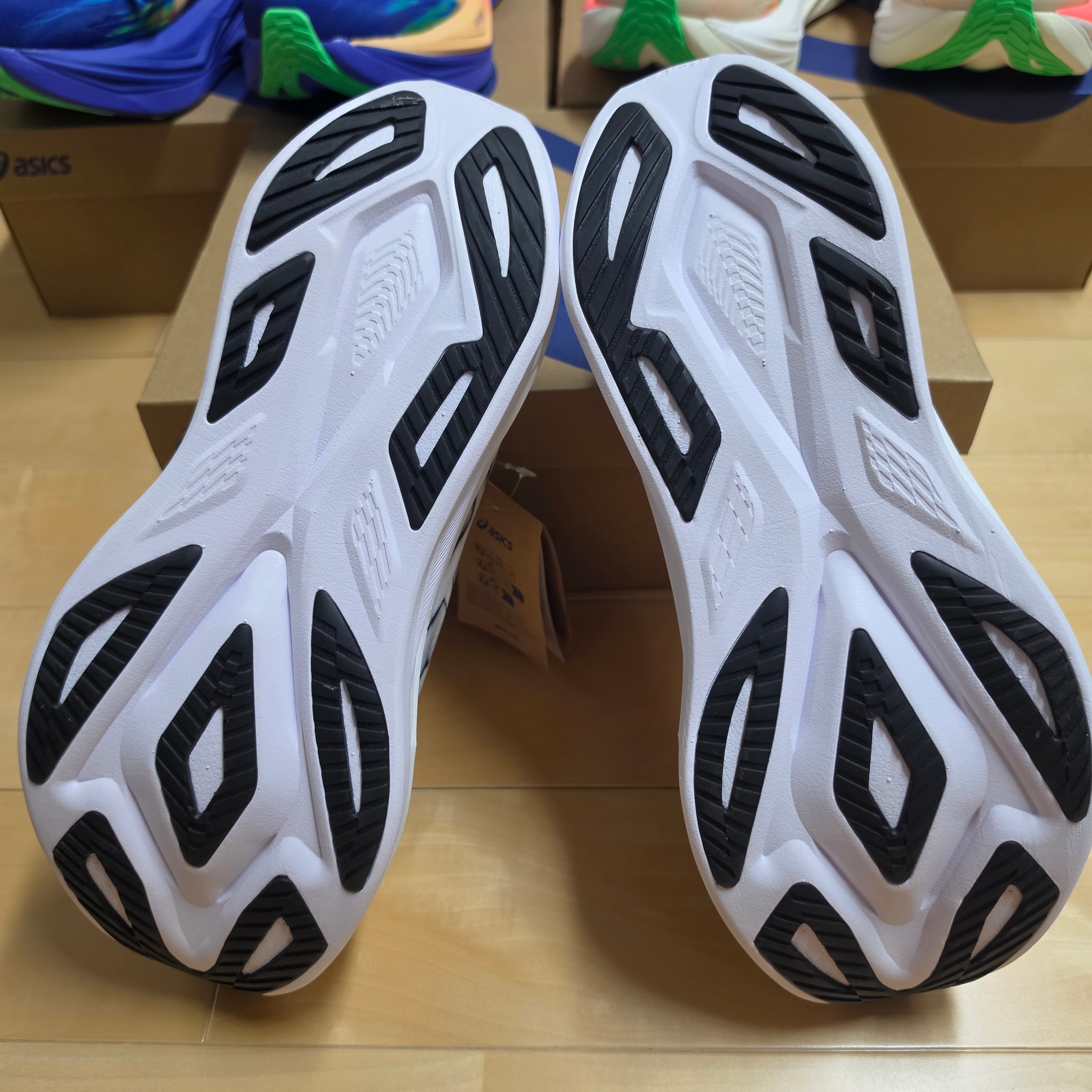 Asics Superblast 3 White Black 착용 스타일 - 6