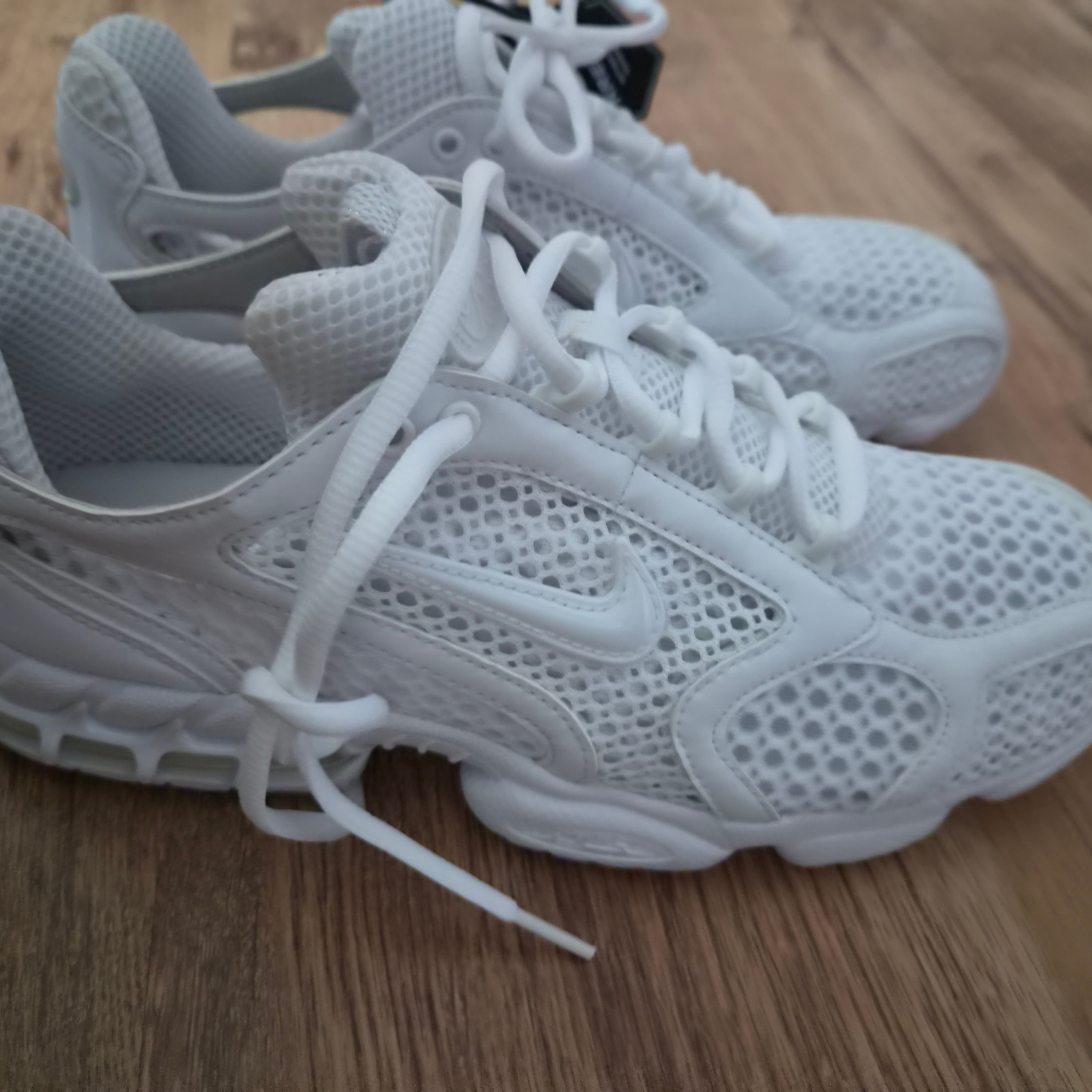 Nike Air Zoom Spiridon Cage 2 Triple White 착용 스타일 - 2