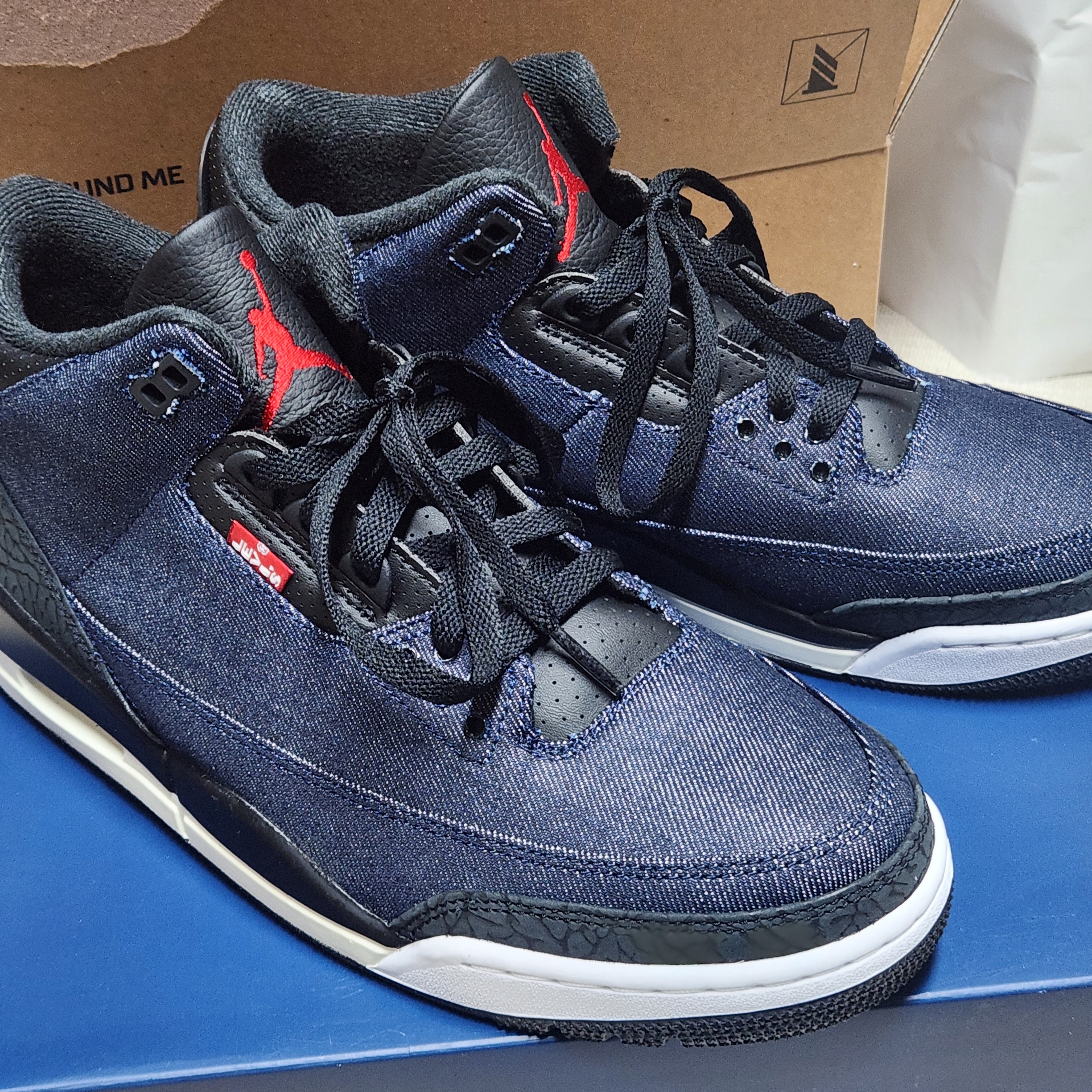 Jordan 3 x Levi’s Indigo and Gym Red 착용 스타일 - 1