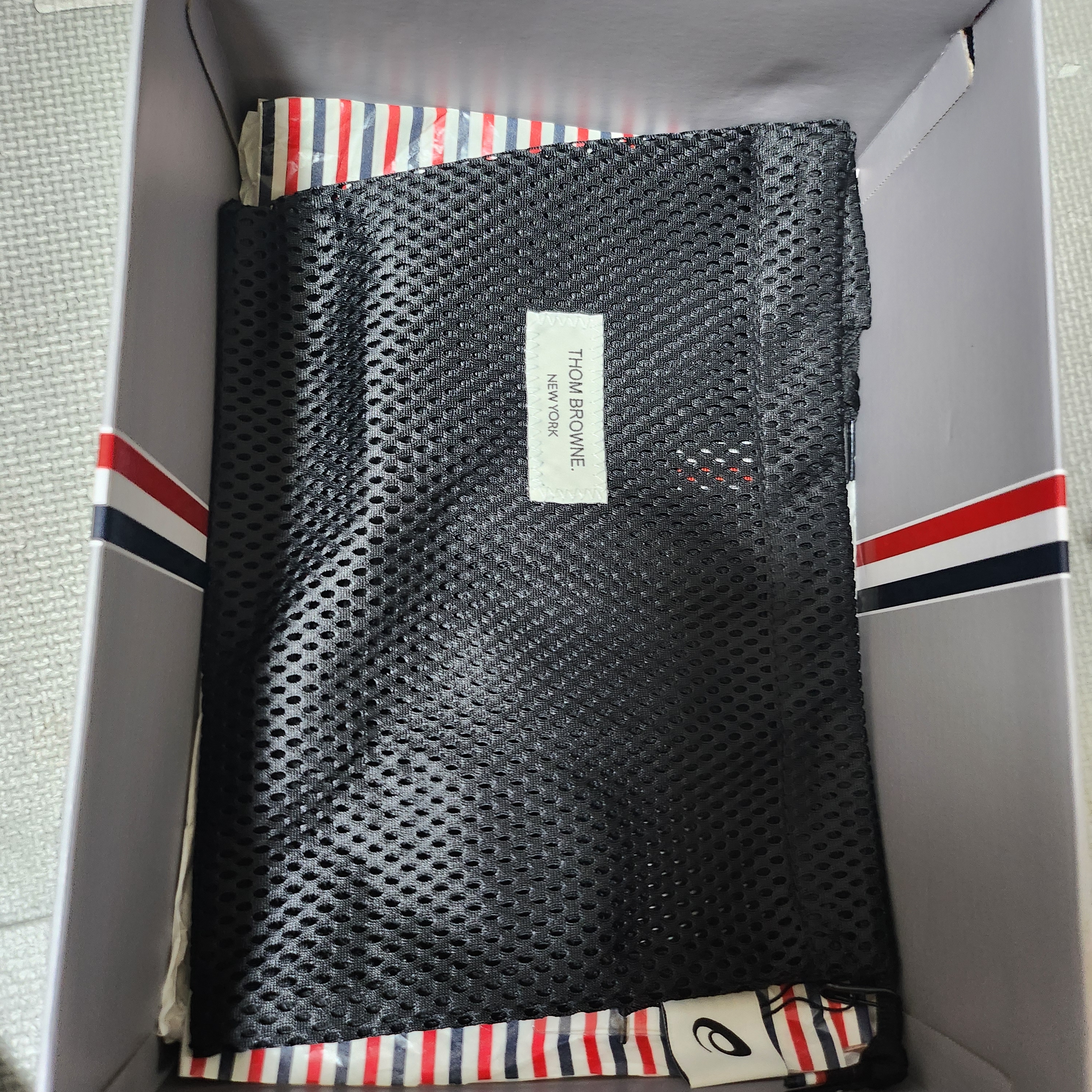 Asics x Thom Browne Gel-Kayano 14 Black 착용 스타일 - 5