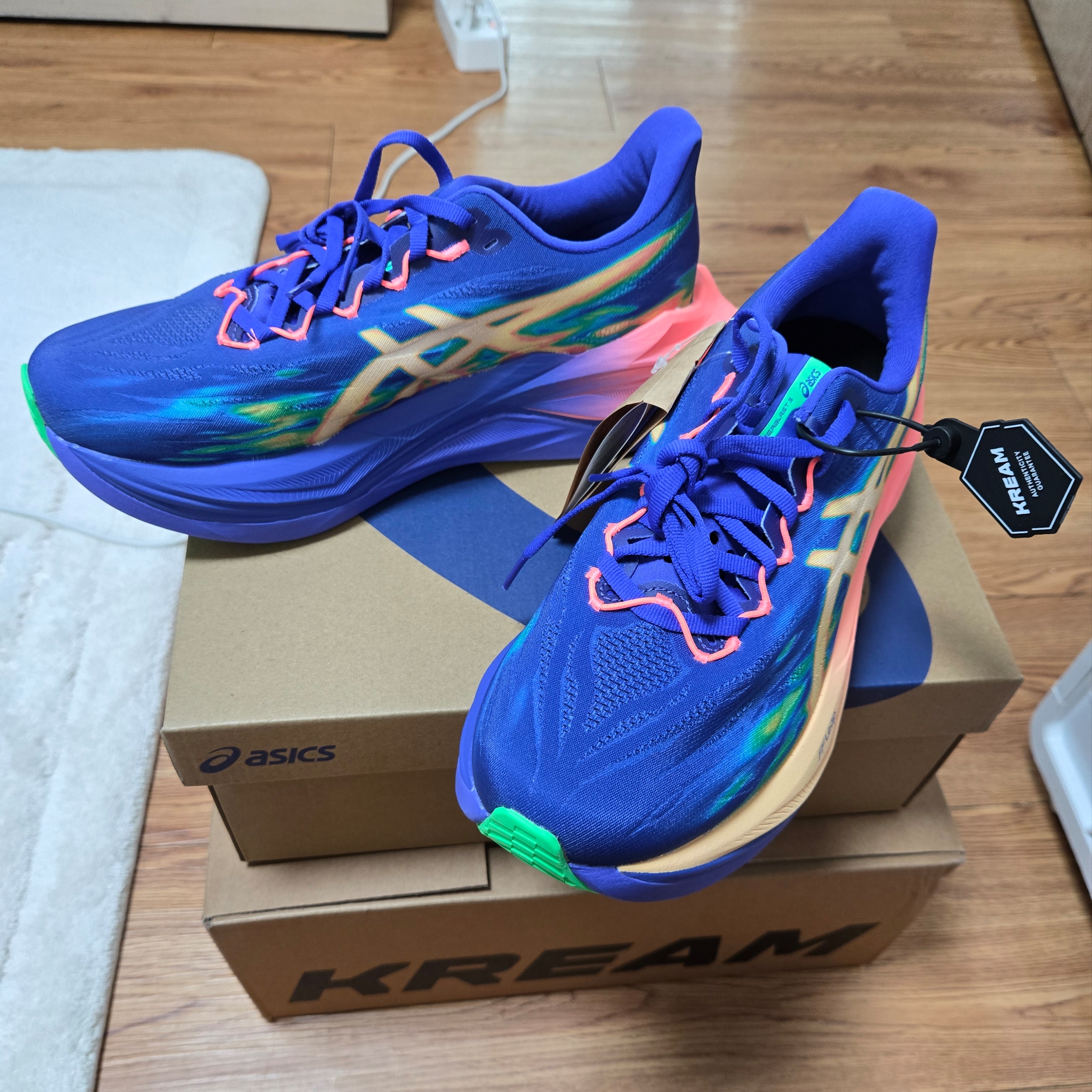 Asics Superblast 3 Cobalt Burst Light Orange 착용 스타일 - 5