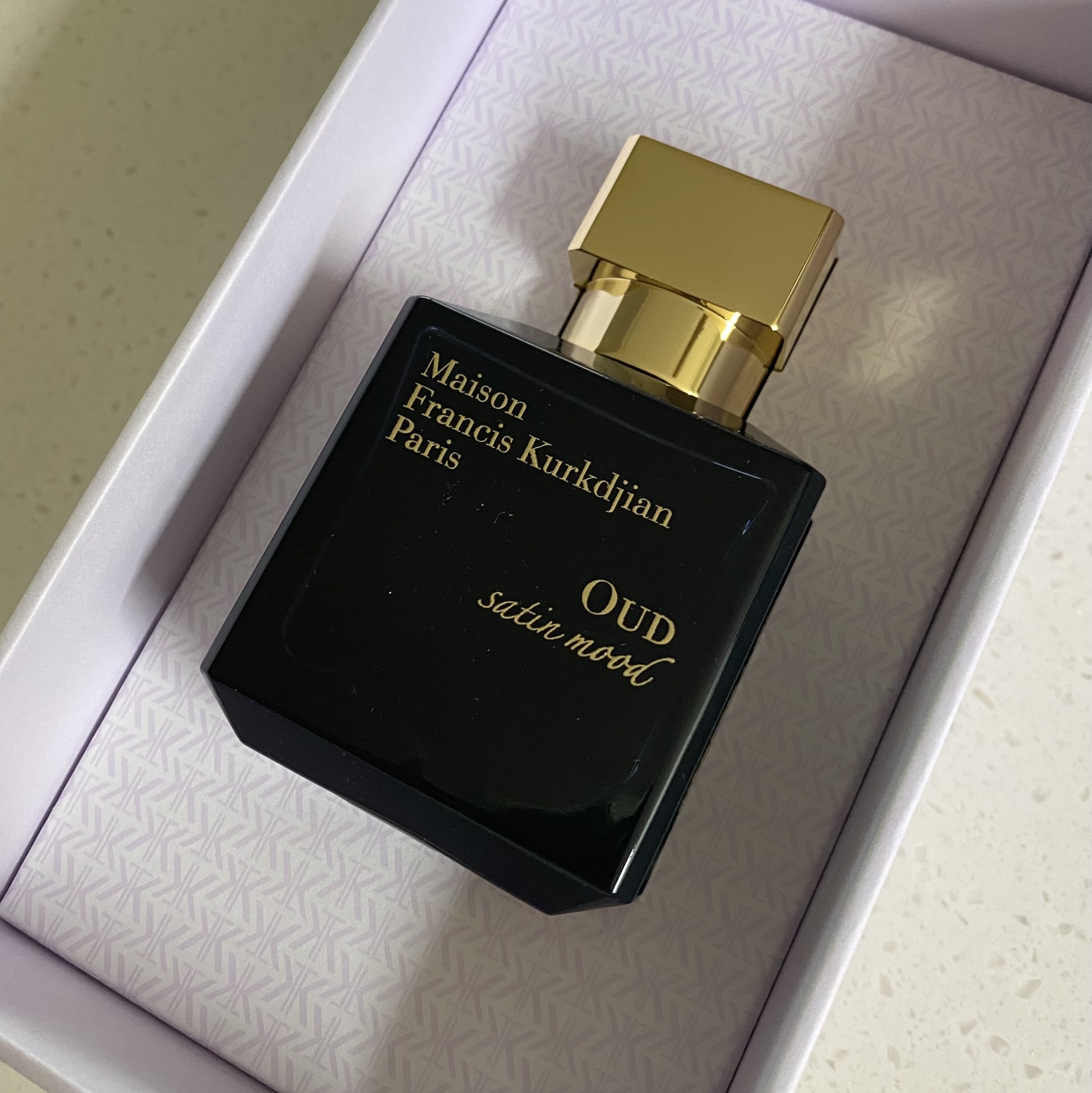 Maison Francis Kurkdjian Oud Satin Mood Eau De Parfum 70ml 착용 스타일