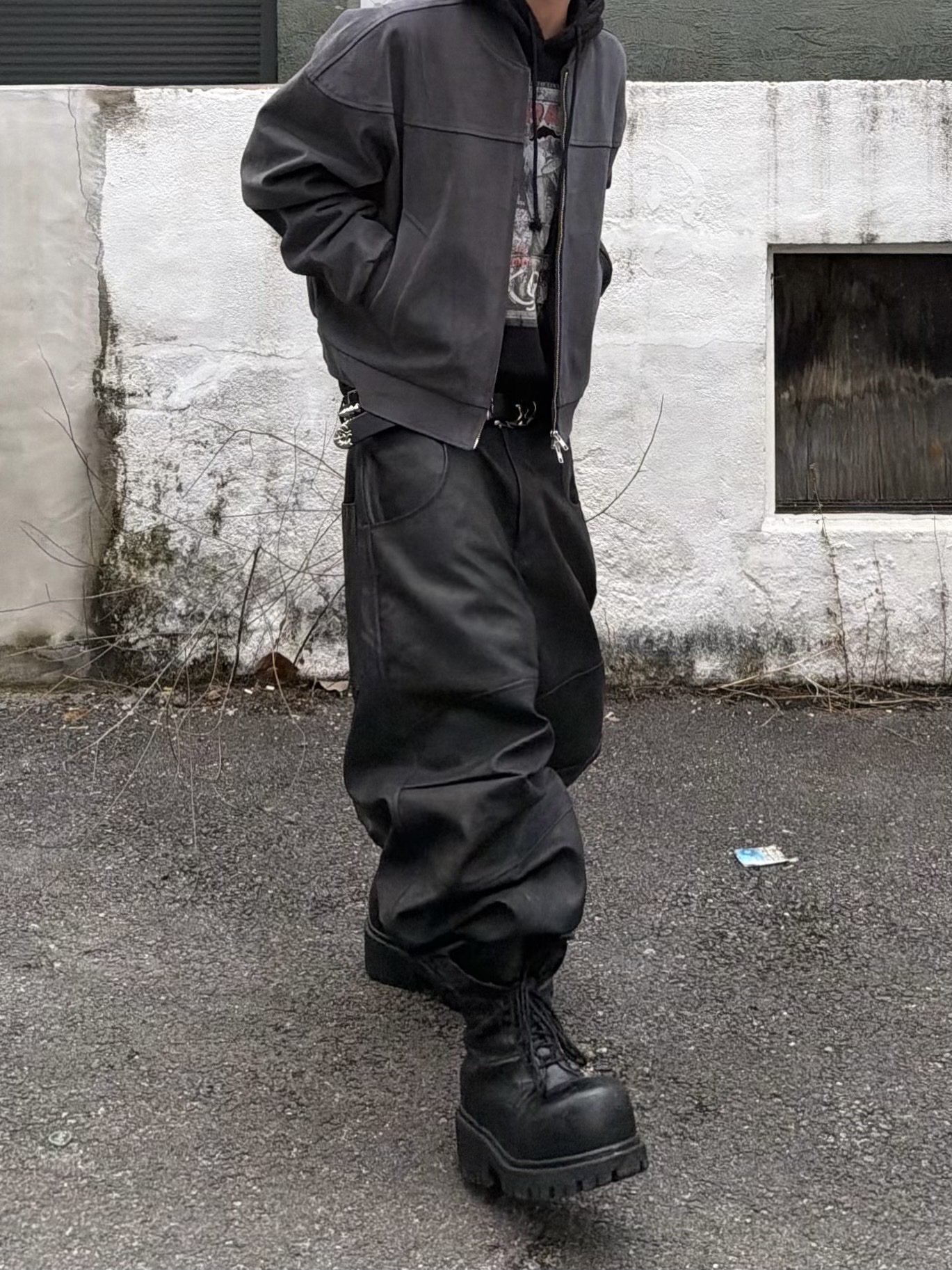 MJD Moleskin Banger Jacket Charcoal, MJD x Koin Seoul 3D Knee Eco Leather Pants Black 착용 스타일 - 7