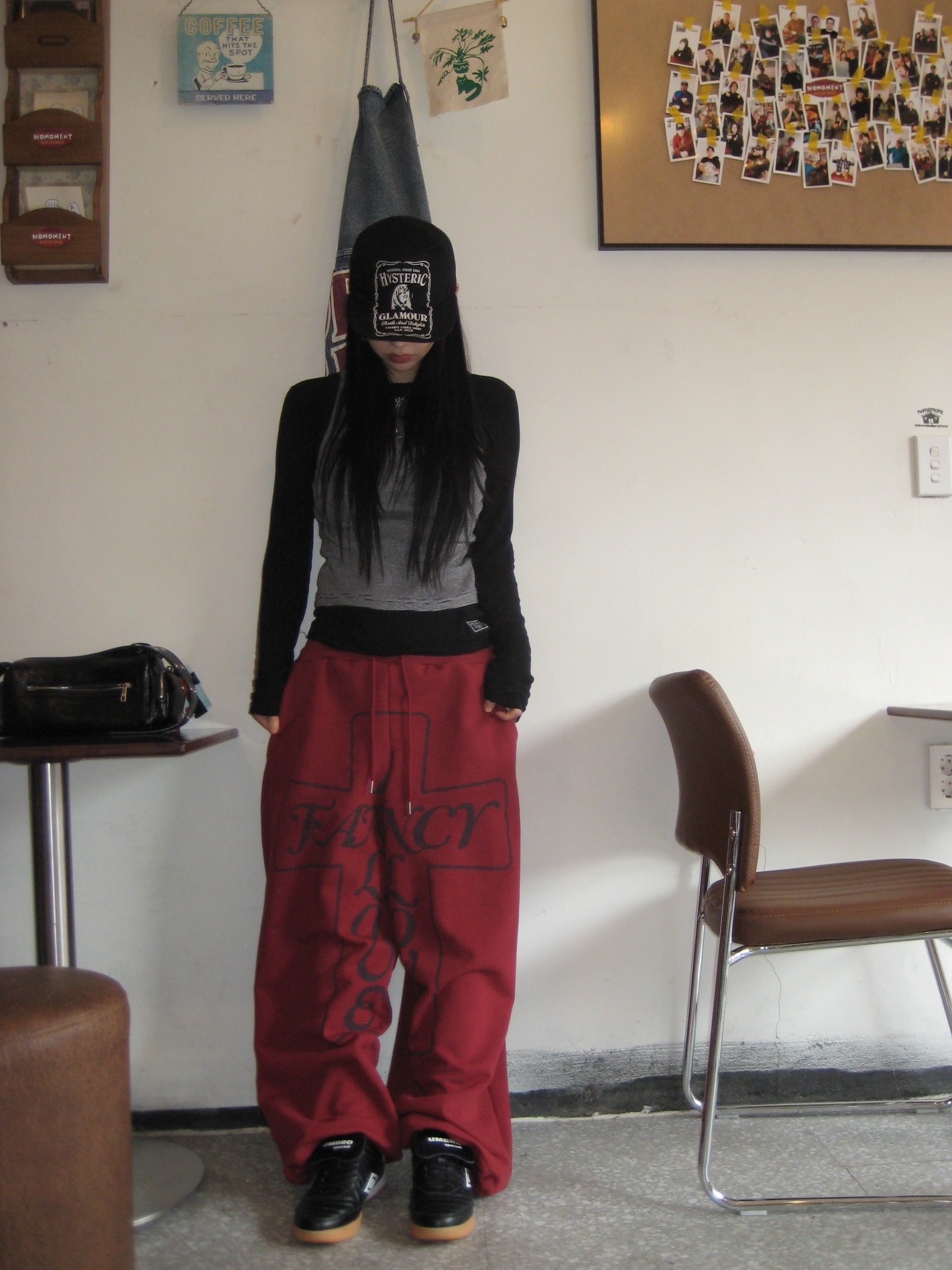 Hysteric Glamour HYS Whisky Embroidery Cap Black 착용 스타일 - 1