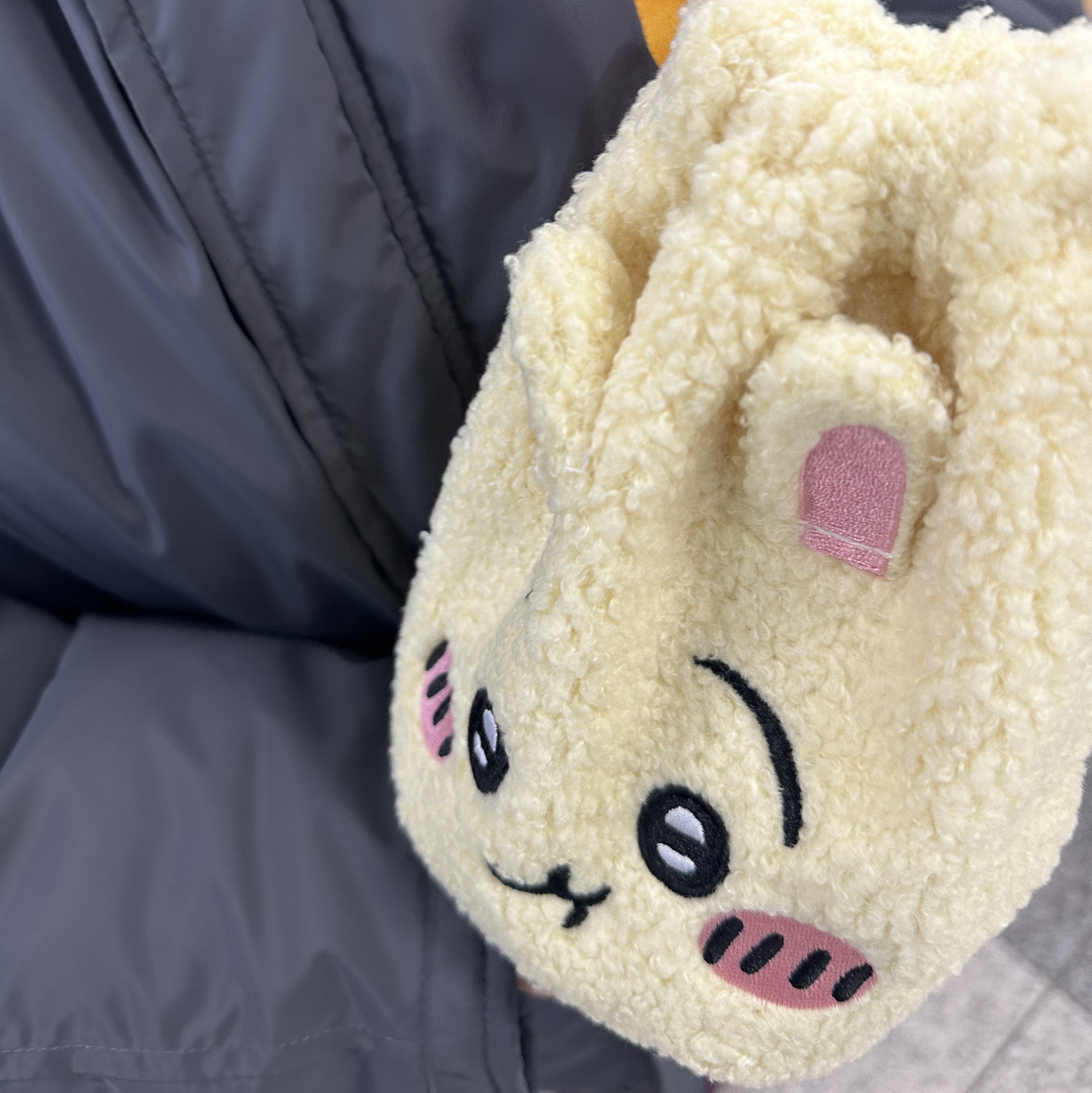 Daewonmedia Chiikawa Plush String Fleece Pouch Usagi 착용 스타일