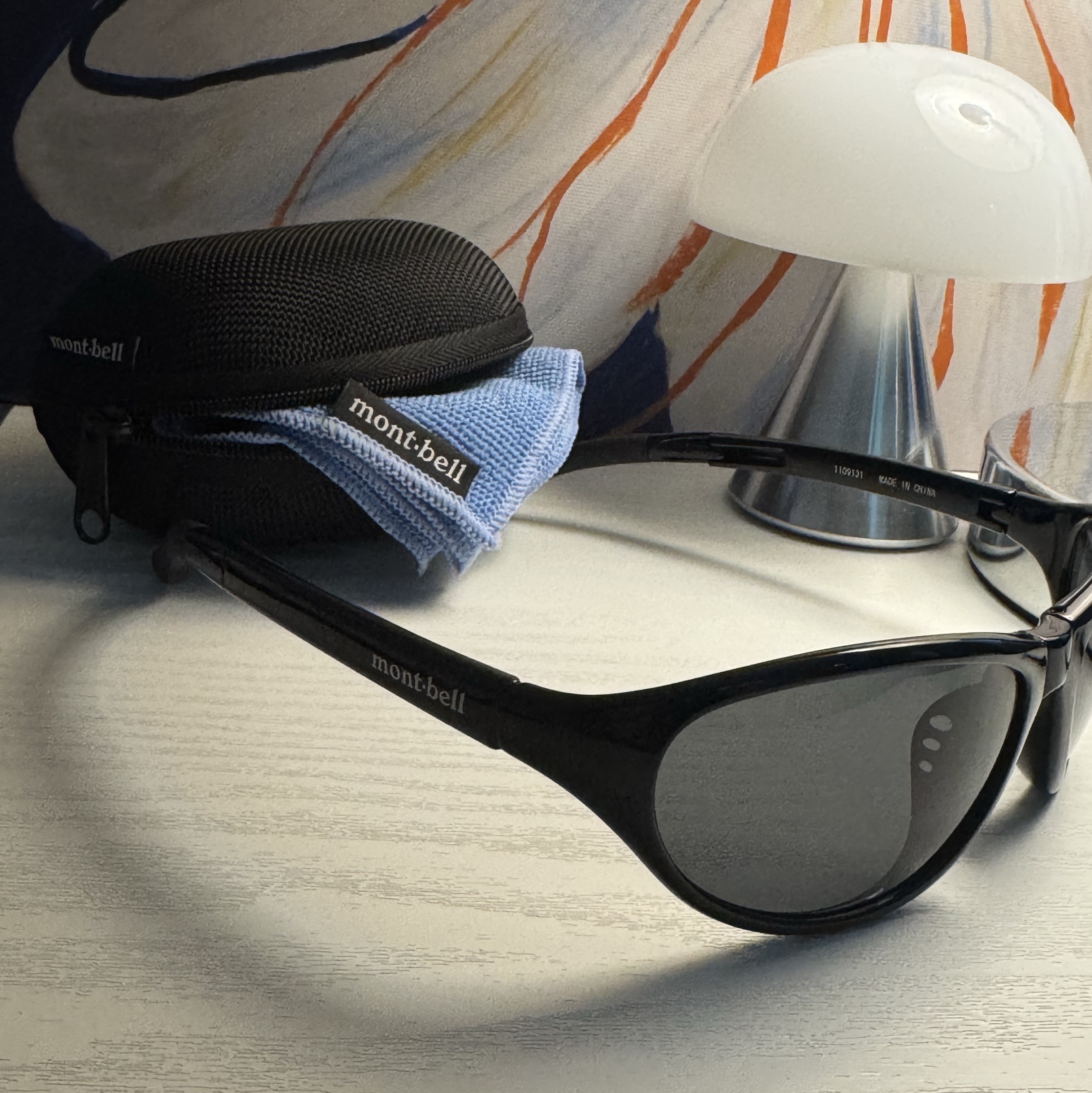 Montbell Trekking Glasses Black Grey 착용 스타일 - 2