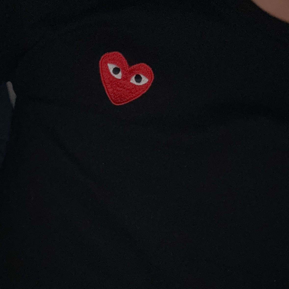 Play Comme des Garcons Red Heart T-Shirt Black 착용 스타일