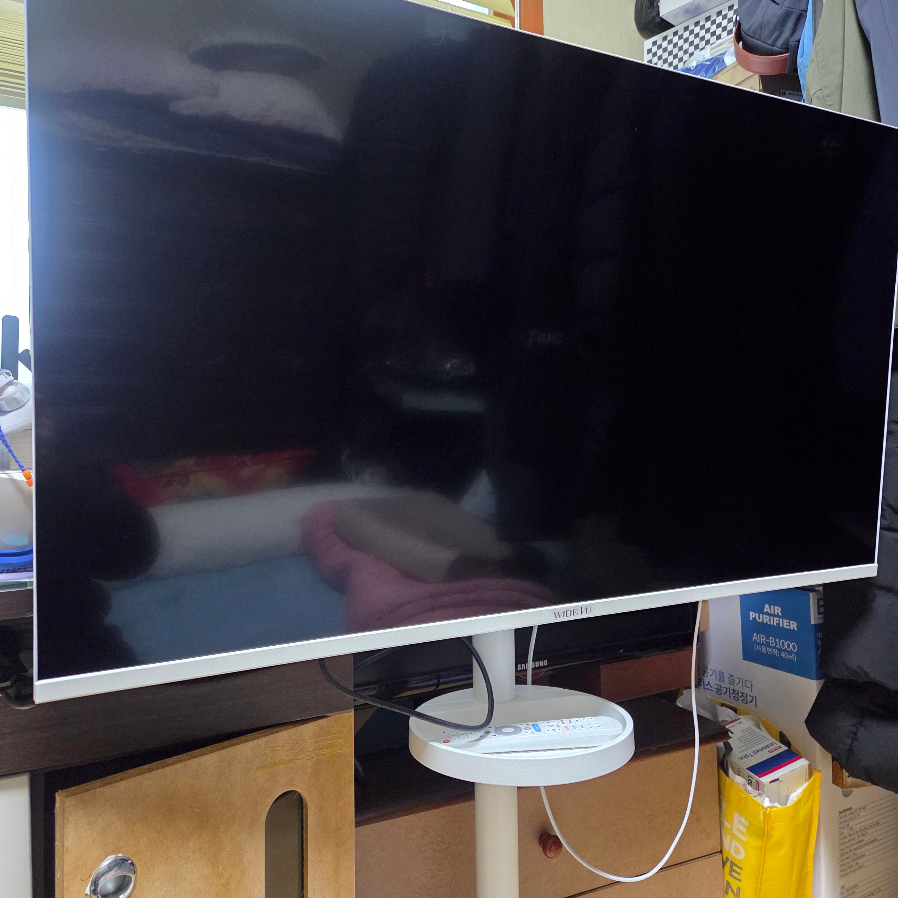 [15% 쿠폰] WIDEVU WideMovingVu White Edition V3 Set QLED 109cm (43 in) 4K UHD Smart Mobile TV 착용 스타일
